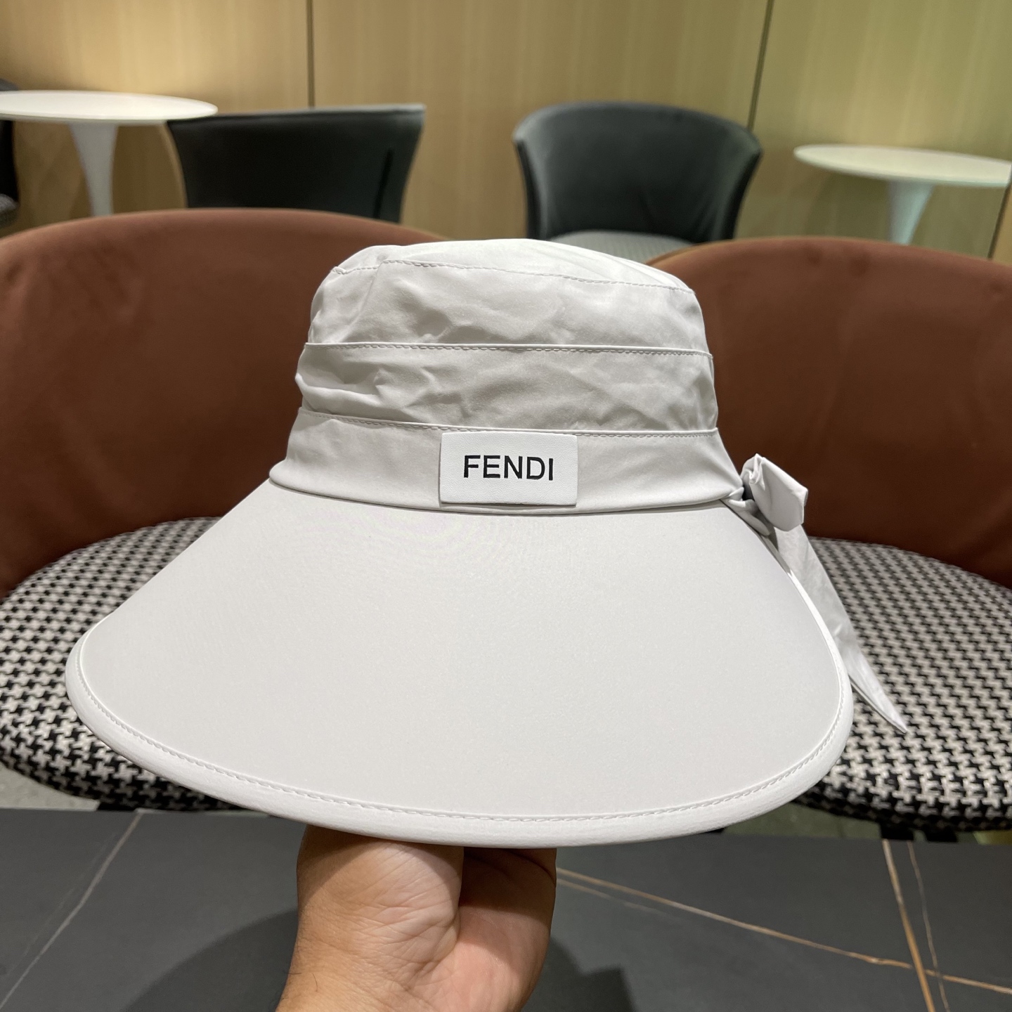  芬迪FENDI帽子女夏季新款渔夫帽防晒遮阳帽防紫外线大
帽檐太阳帽休闲帽盆帽