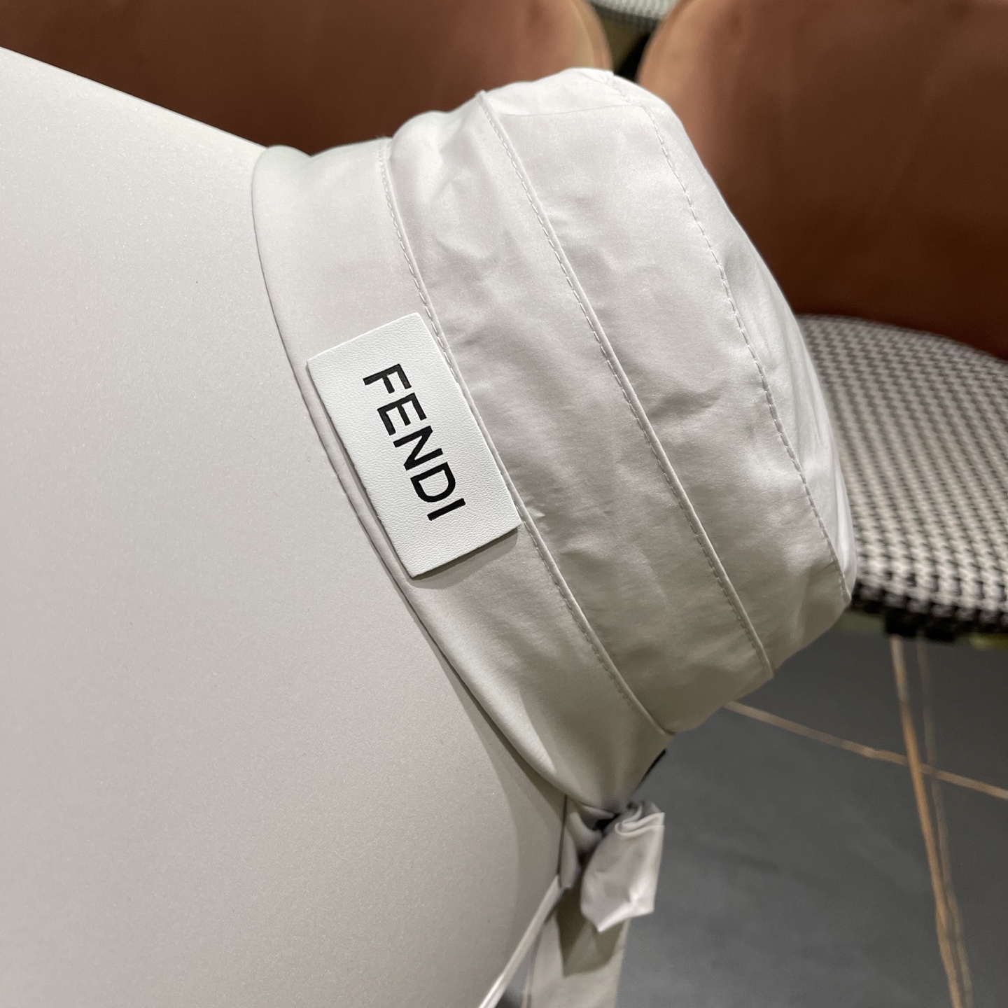  芬迪FENDI帽子女夏季新款渔夫帽防晒遮阳帽防紫外线大
帽檐太阳帽休闲帽盆帽