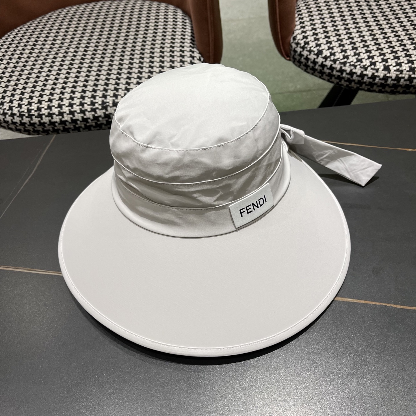  芬迪FENDI帽子女夏季新款渔夫帽防晒遮阳帽防紫外线大
帽檐太阳帽休闲帽盆帽