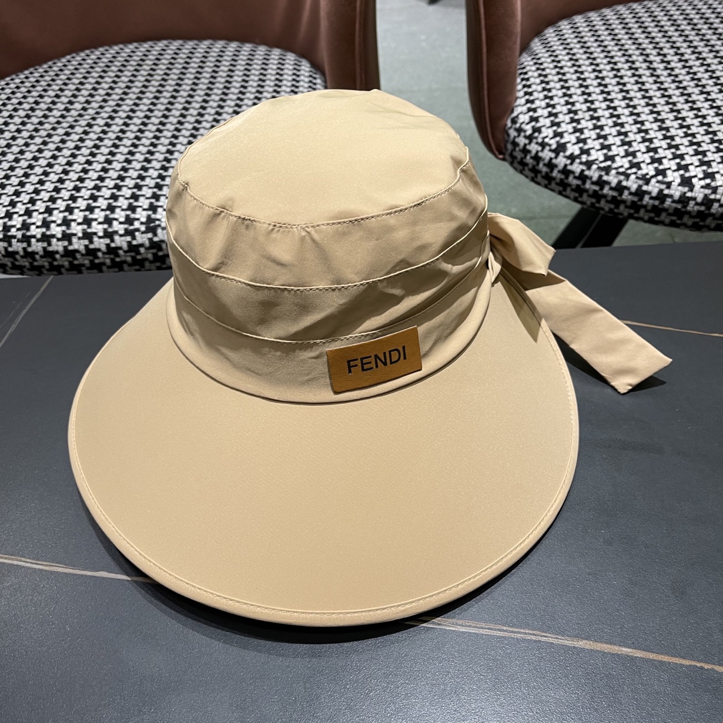  芬迪FENDI帽子女夏季新款渔夫帽防晒遮阳帽防紫外线大
帽檐太阳帽休闲帽盆帽