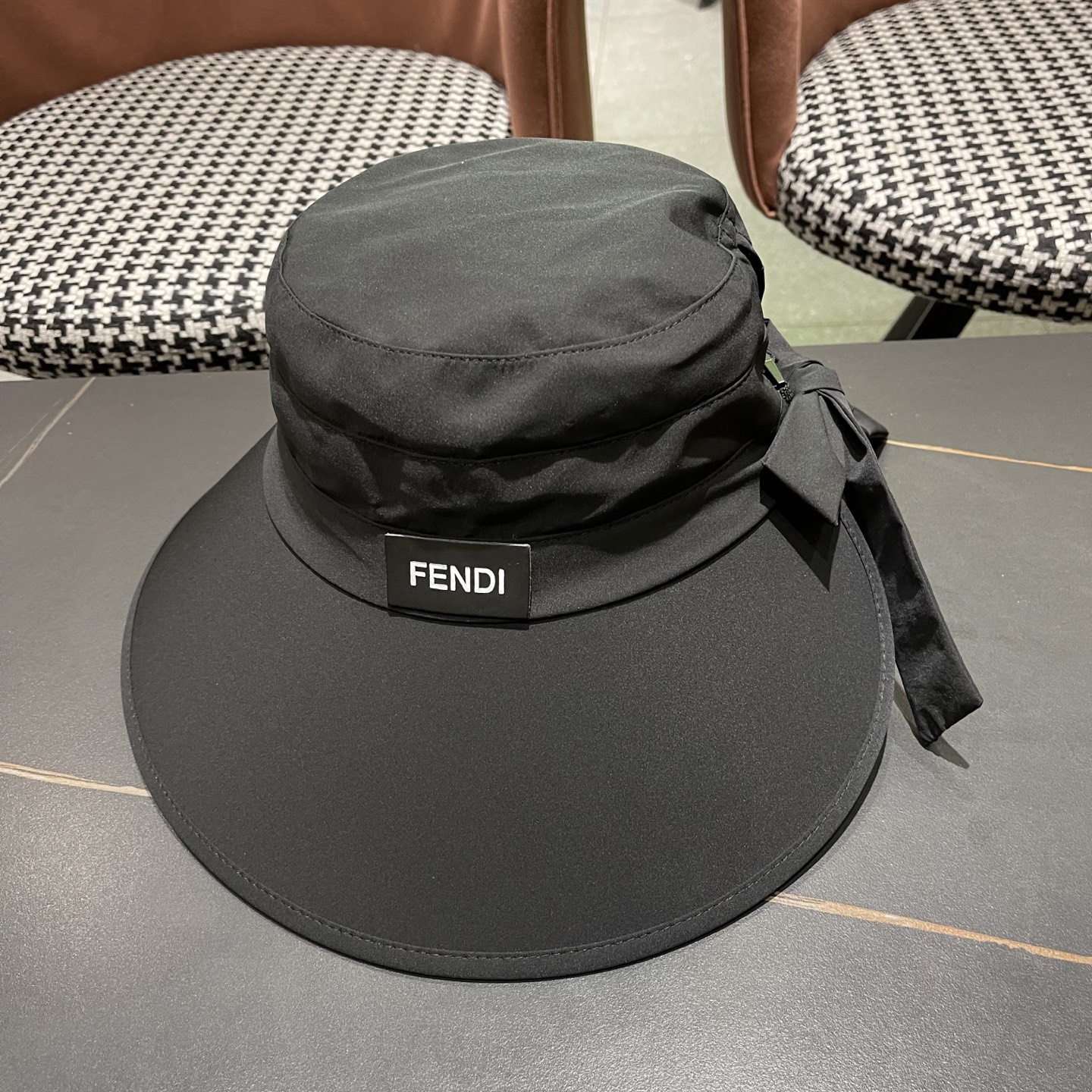  芬迪FENDI帽子女夏季新款渔夫帽防晒遮阳帽防紫外线大
帽檐太阳帽休闲帽盆帽