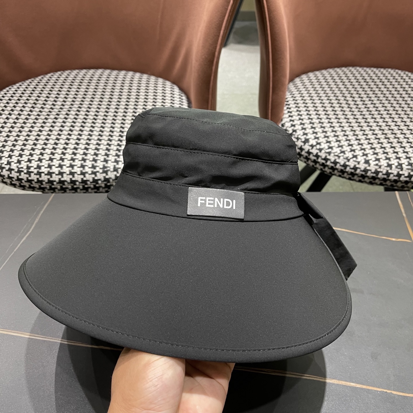  芬迪FENDI帽子女夏季新款渔夫帽防晒遮阳帽防紫外线大
帽檐太阳帽休闲帽盆帽