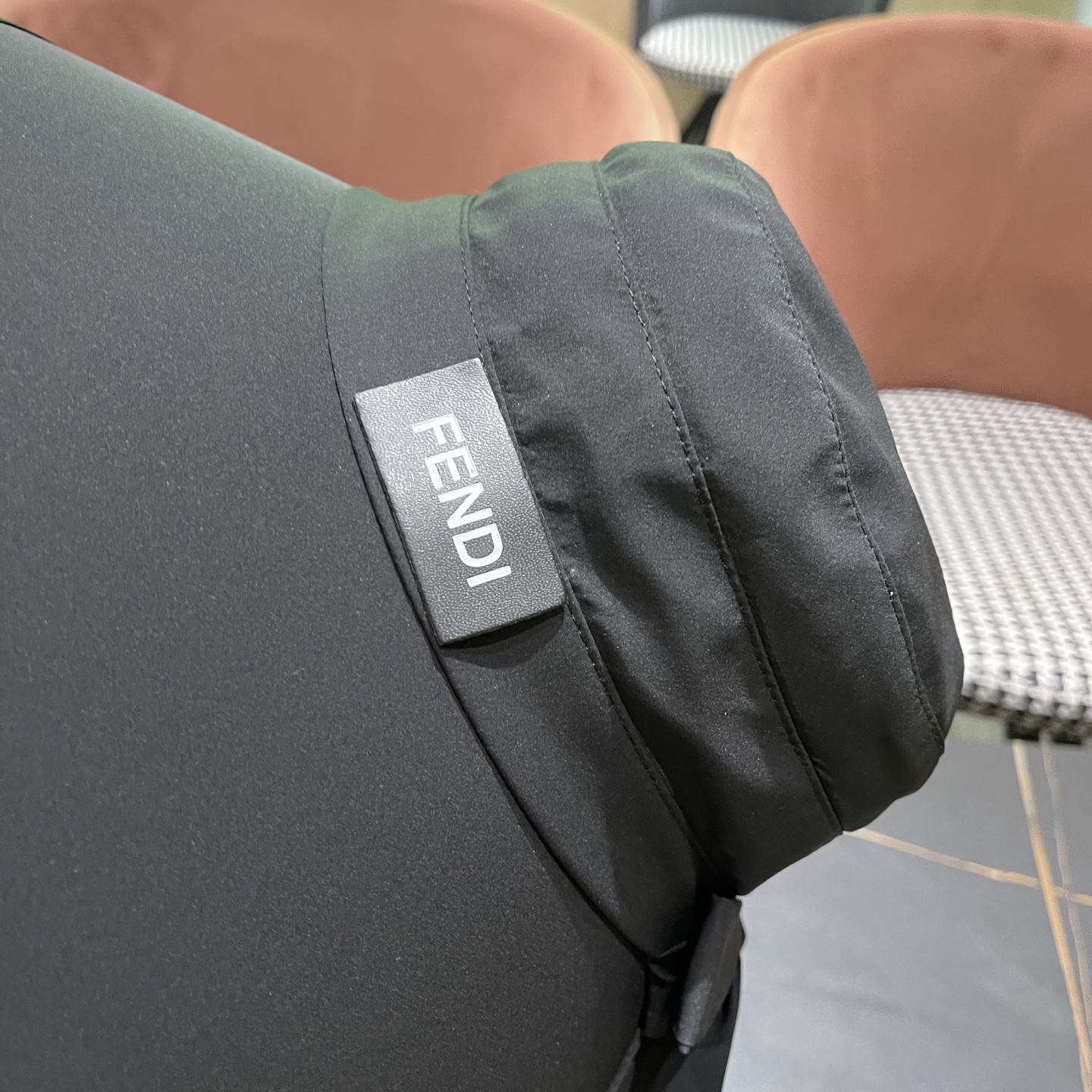  芬迪FENDI帽子女夏季新款渔夫帽防晒遮阳帽防紫外线大
帽檐太阳帽休闲帽盆帽