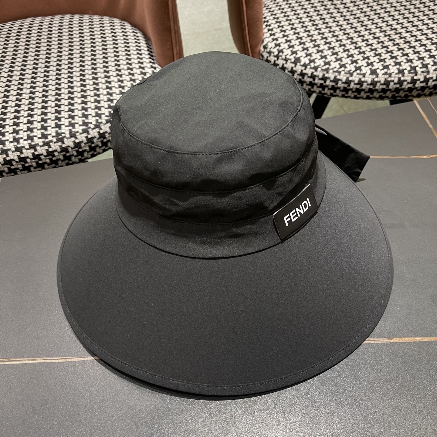  芬迪FENDI帽子女夏季新款渔夫帽防晒遮阳帽防紫外线大
帽檐太阳帽休闲帽盆帽