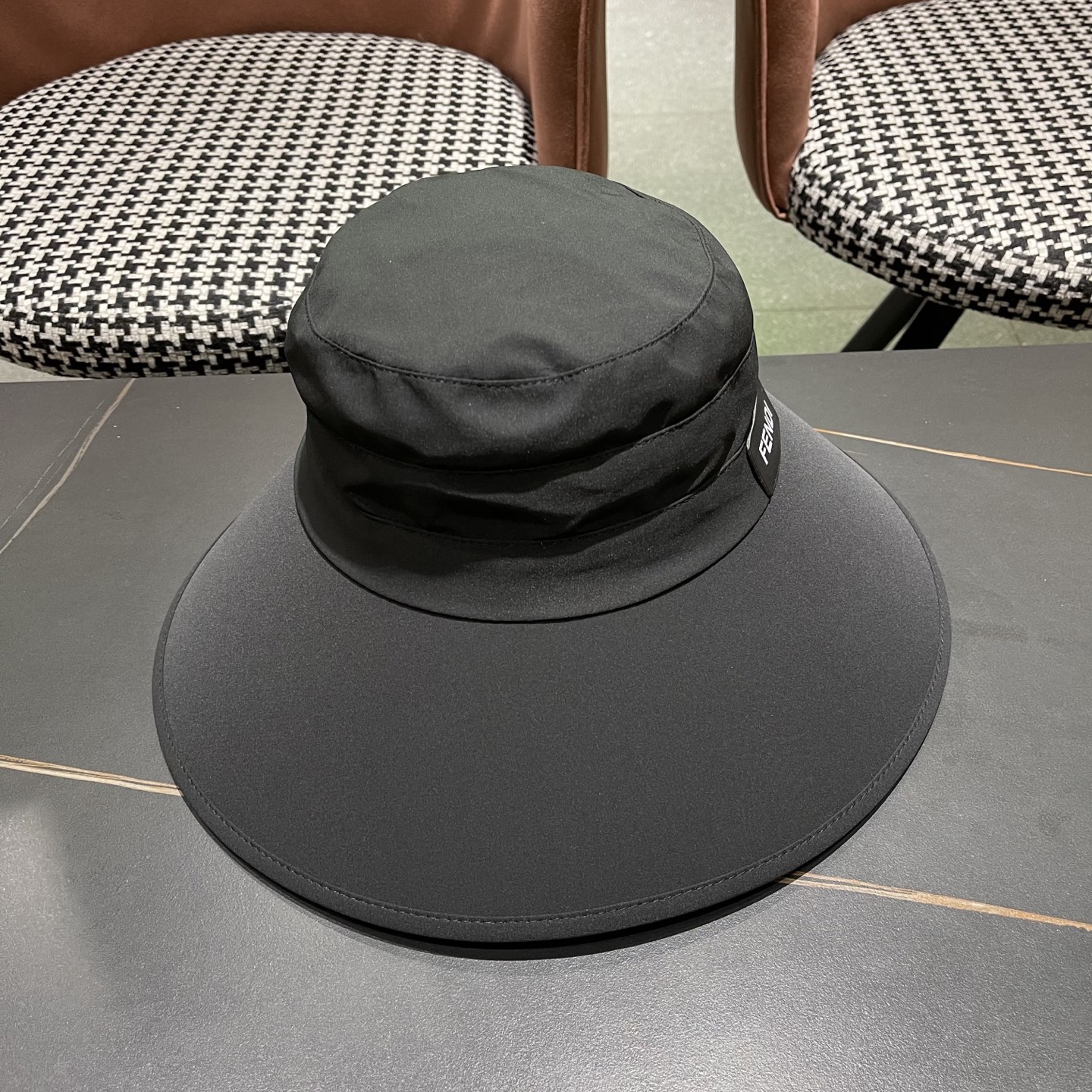  芬迪FENDI帽子女夏季新款渔夫帽防晒遮阳帽防紫外线大
帽檐太阳帽休闲帽盆帽