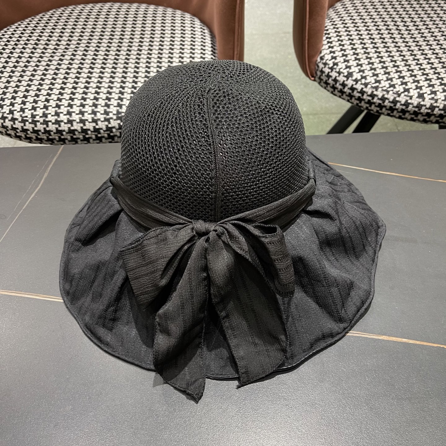 Prada普拉达2025新款大帽檐春夏新款黑胶遮阳帽优雅蝴蝶结女士防晒防紫外线户外太阳帽