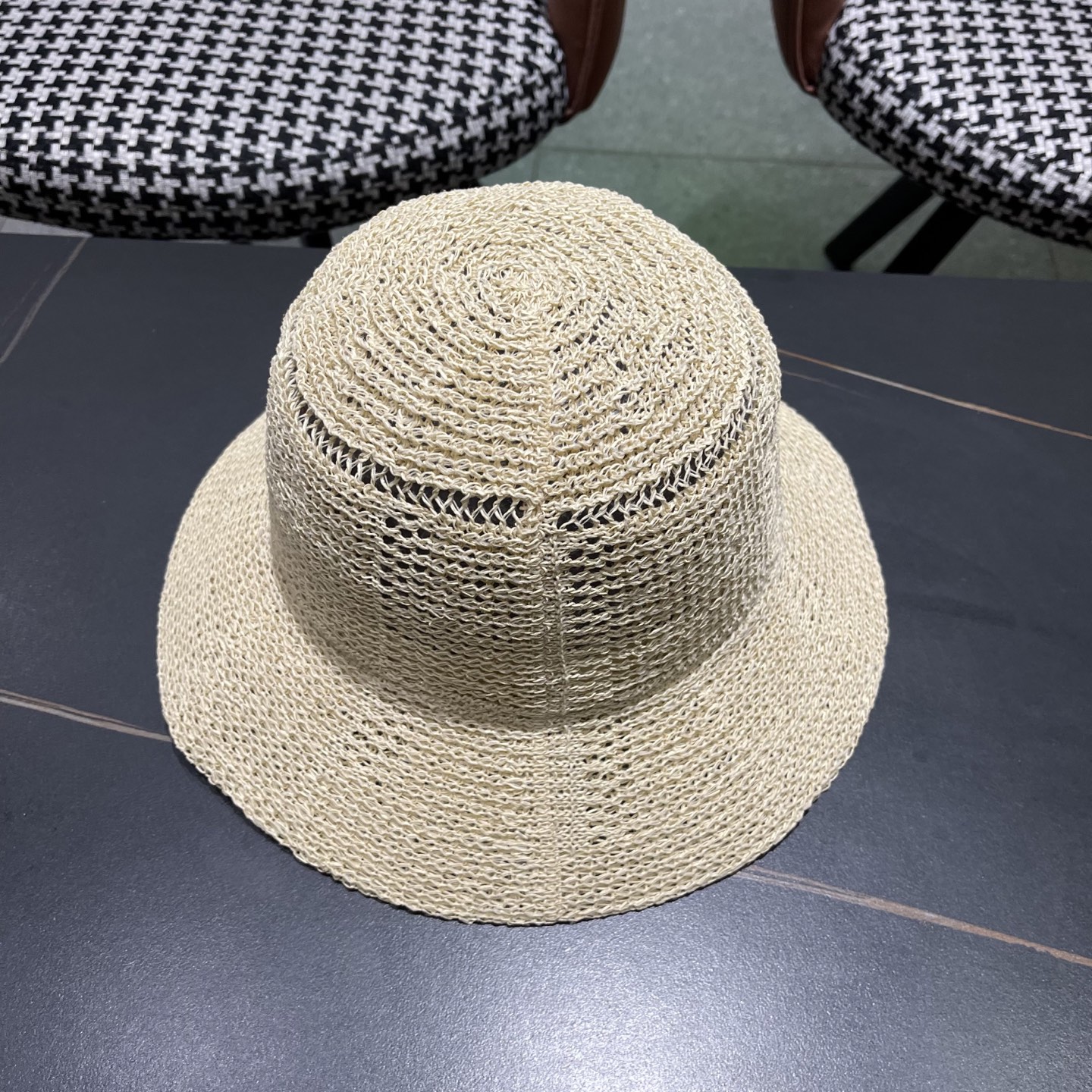 Moncler蒙口 高品质新款遮阳帽镂空渔夫帽戛季百搭出游圆顶
草帽防晒遮阳帽