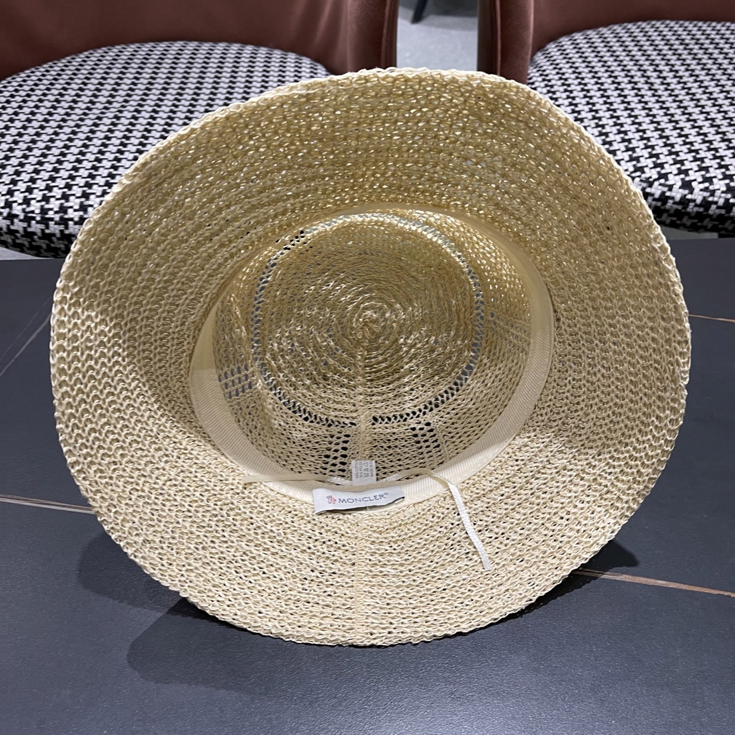  Moncler蒙口 高品质新款遮阳帽镂空渔夫帽戛季百搭出游圆顶
草帽防晒遮阳帽