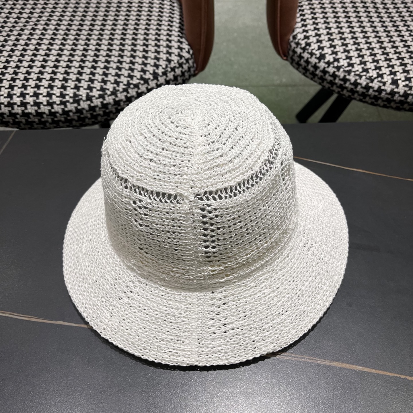  Moncler蒙口 高品质新款遮阳帽镂空渔夫帽戛季百搭出游圆顶
草帽防晒遮阳帽