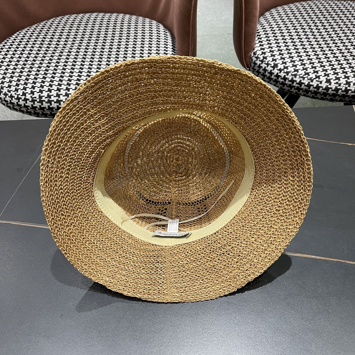  Moncler蒙口 高品质新款遮阳帽镂空渔夫帽戛季百搭出游圆顶
草帽防晒遮阳帽