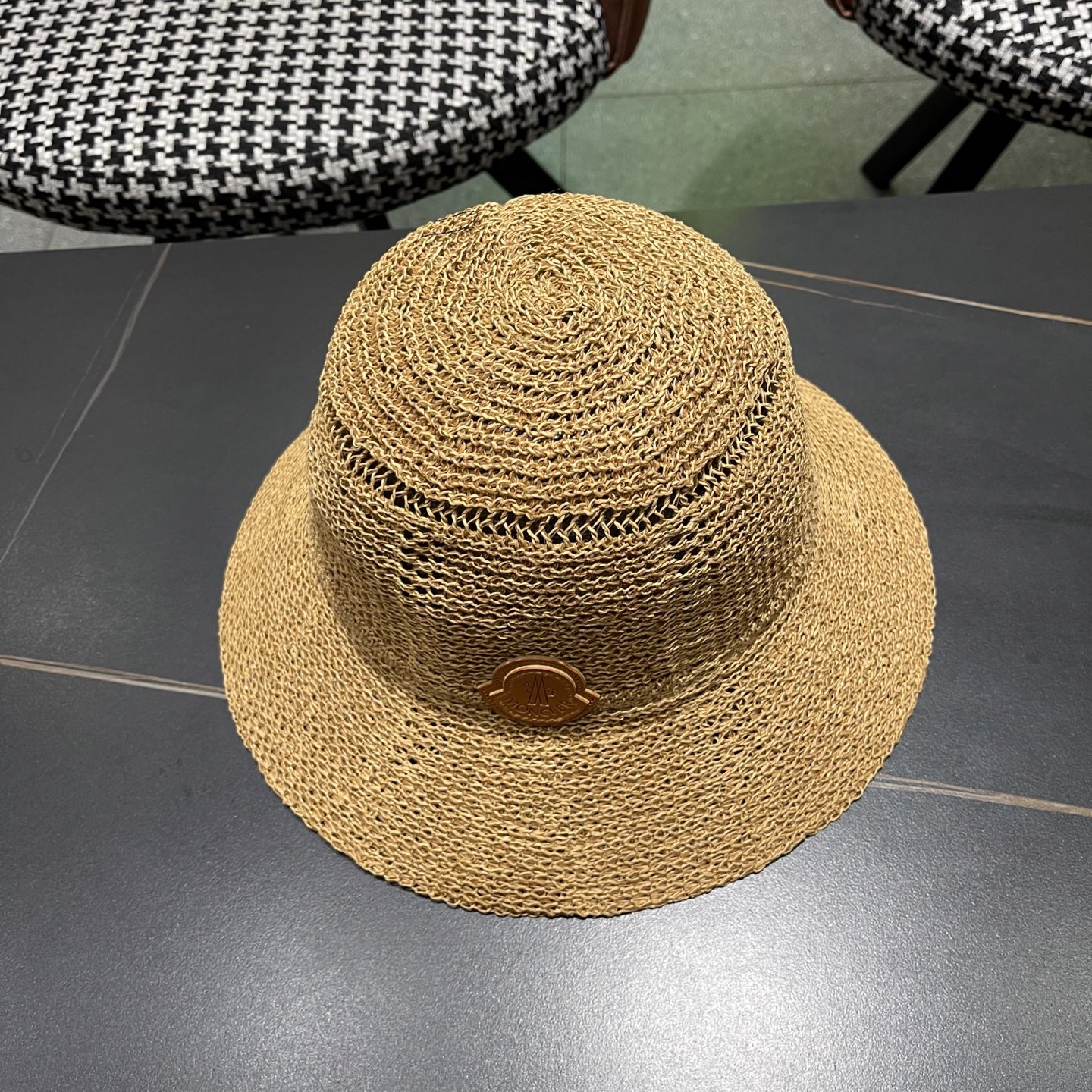  Moncler蒙口 高品质新款遮阳帽镂空渔夫帽戛季百搭出游圆顶
草帽防晒遮阳帽