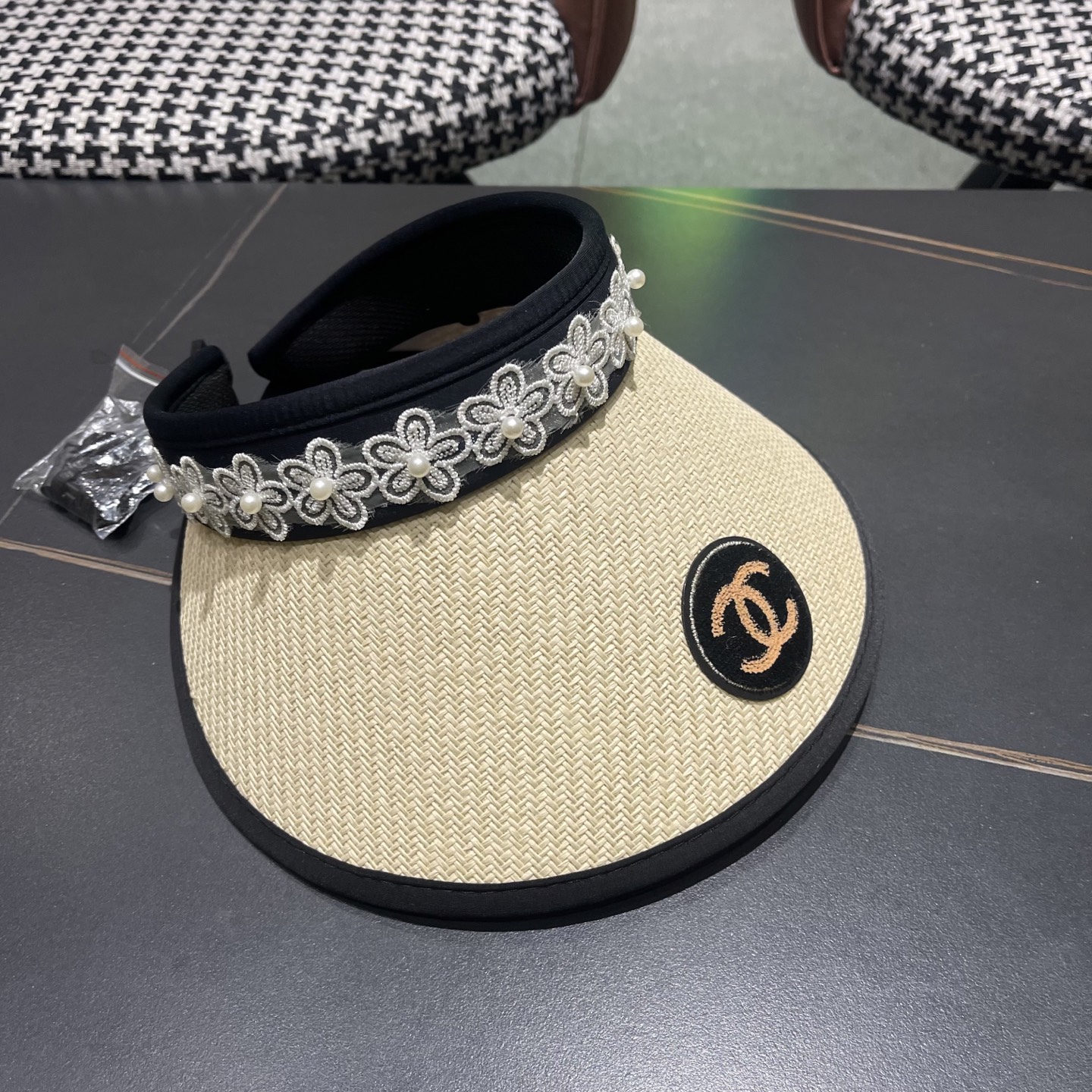 CHANEL香奈儿夏季黑胶防紫外线太阳帽韩版珍珠花边防晒空顶帽户外草编织遮阳帽