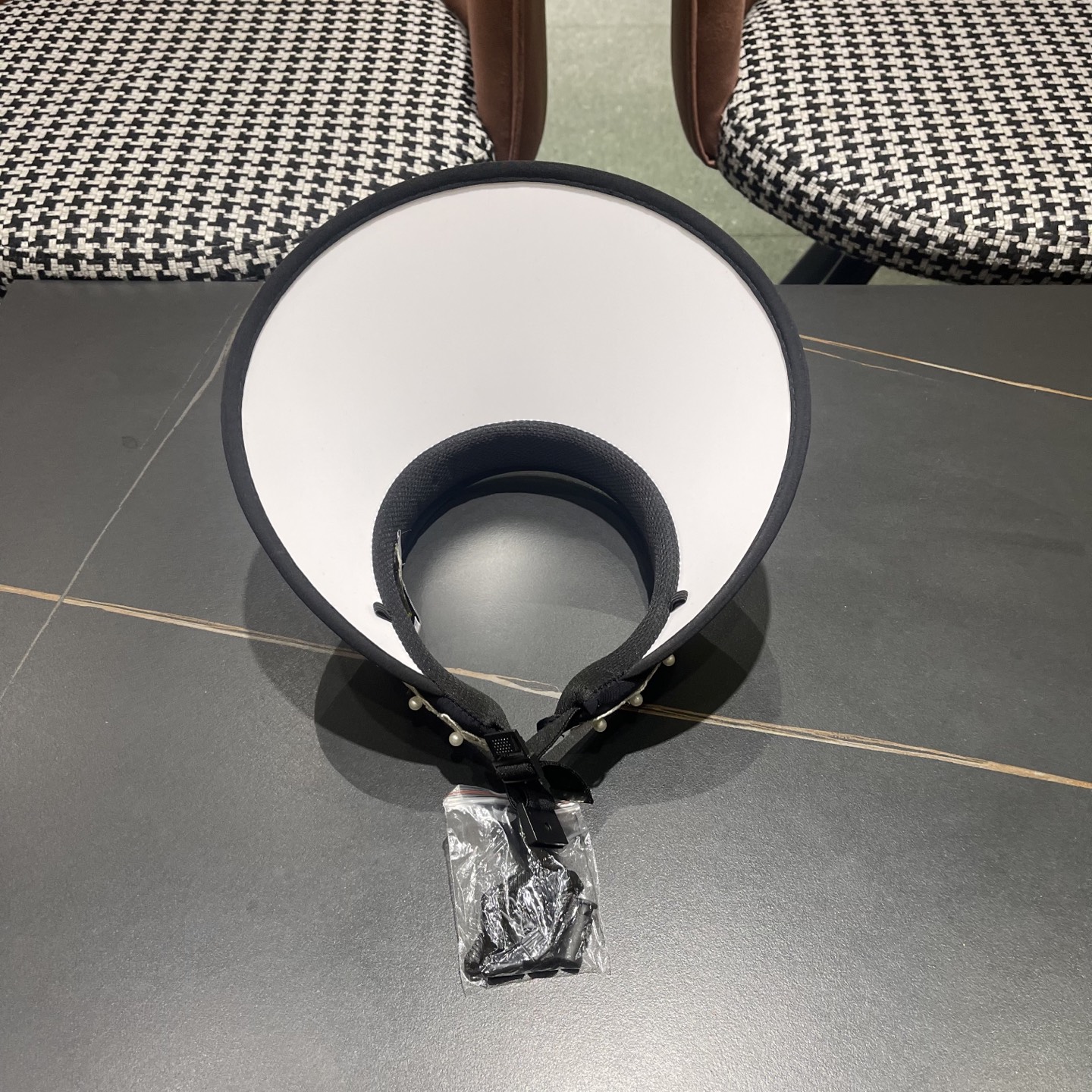 CHANEL香奈儿夏季黑胶防紫外线太阳帽韩版珍珠花边防晒空顶帽户外草编织遮阳帽