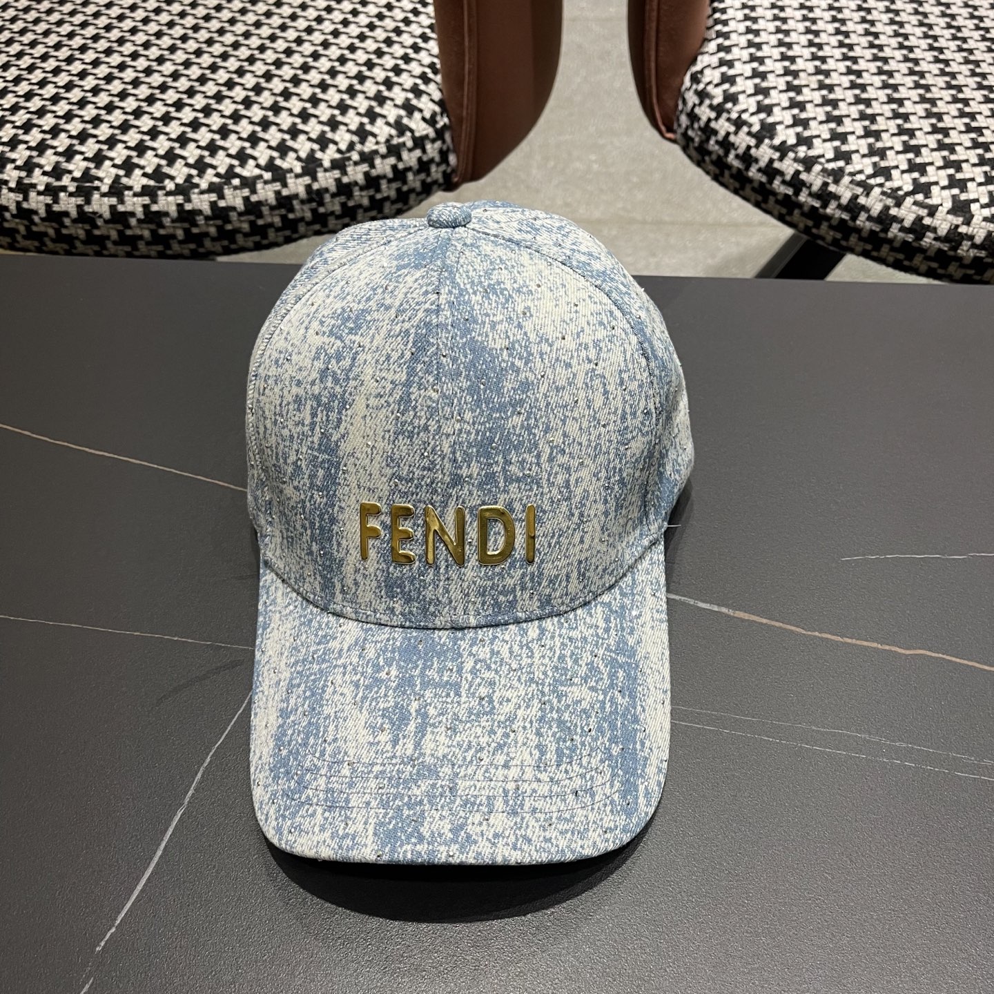 Fendi（芬迪）春秋季新款个性风流星线棒球帽男女遮阳休闲
复古户外鸭舌帽子