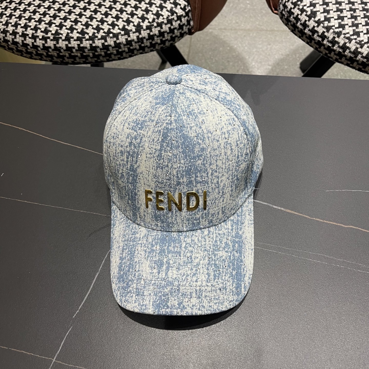  Fendi（芬迪）春秋季新款个性风流星线棒球帽男女遮阳休闲
复古户外鸭舌帽子