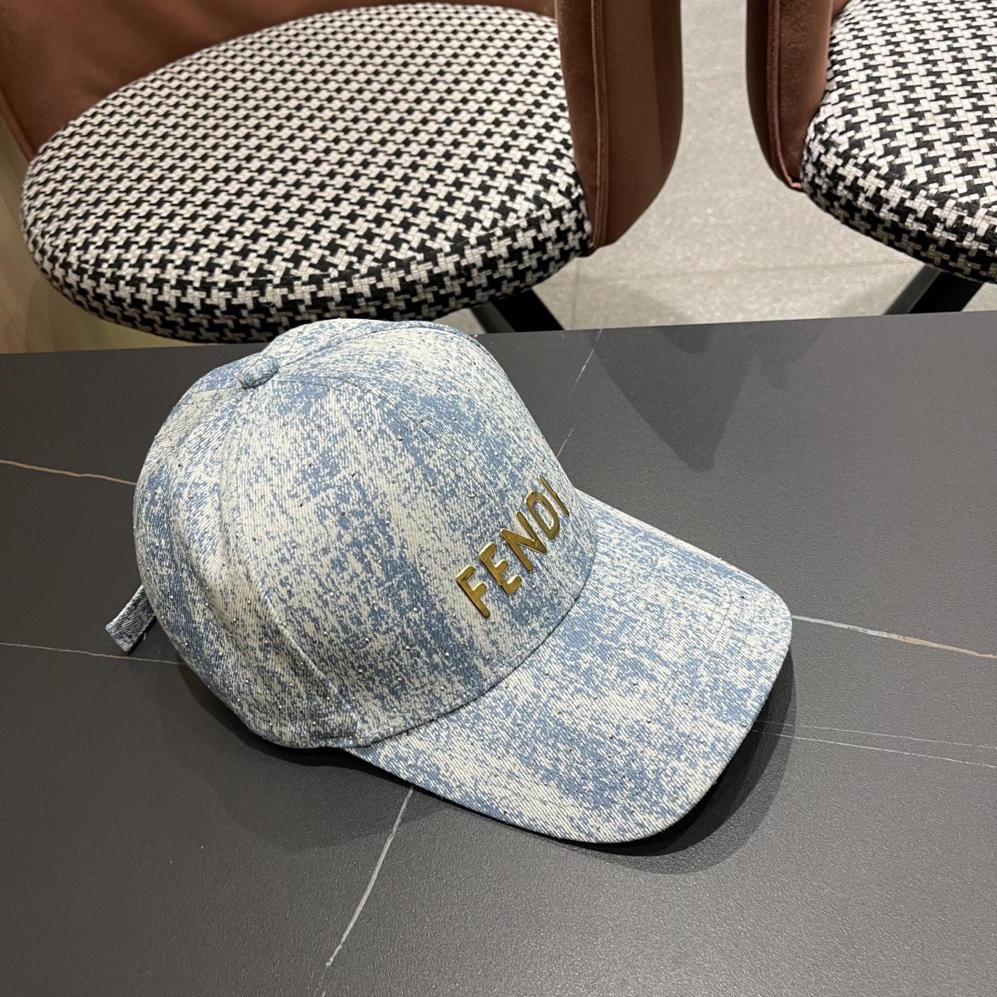  Fendi（芬迪）春秋季新款个性风流星线棒球帽男女遮阳休闲
复古户外鸭舌帽子