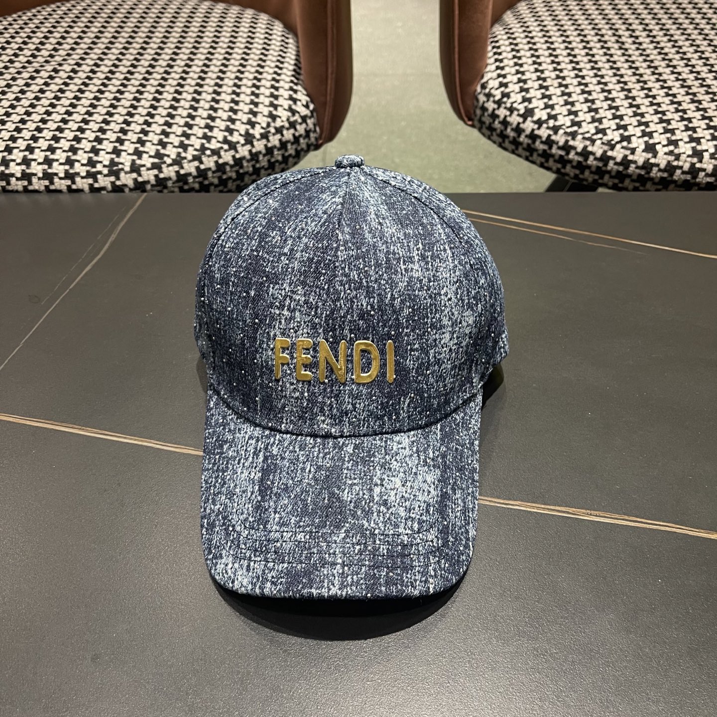  Fendi（芬迪）春秋季新款个性风流星线棒球帽男女遮阳休闲
复古户外鸭舌帽子
