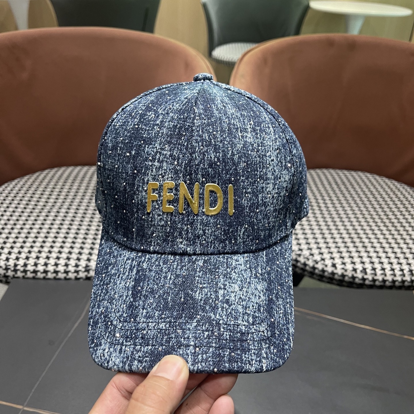  Fendi（芬迪）春秋季新款个性风流星线棒球帽男女遮阳休闲
复古户外鸭舌帽子