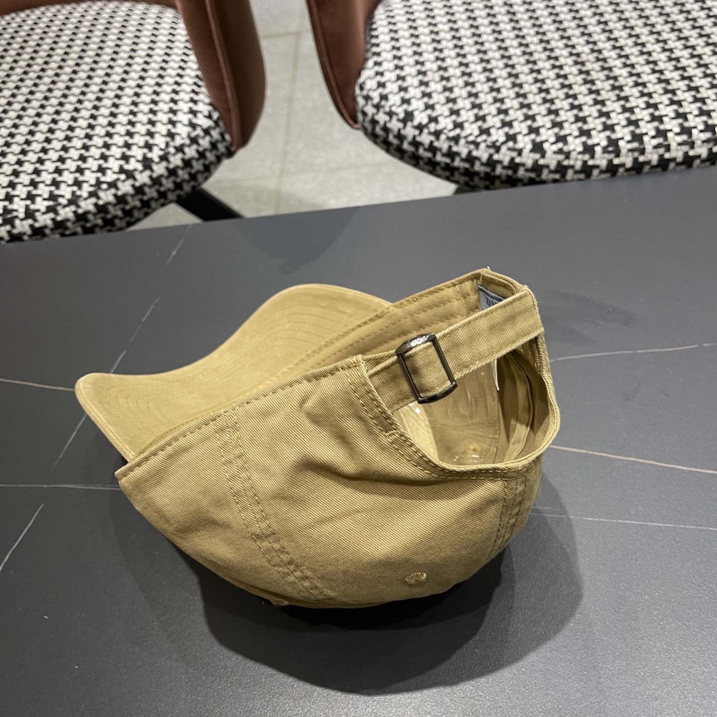 PRADA 普拉达 2025新品棒球帽 时尚潮流，高端做工！非一般的品质，细节看实拍哦