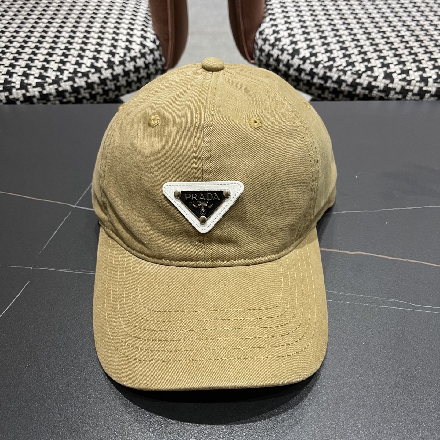  PRADA 普拉达 2025新品棒球帽 时尚潮流，高端做工！非一般的品质，细节看实拍哦