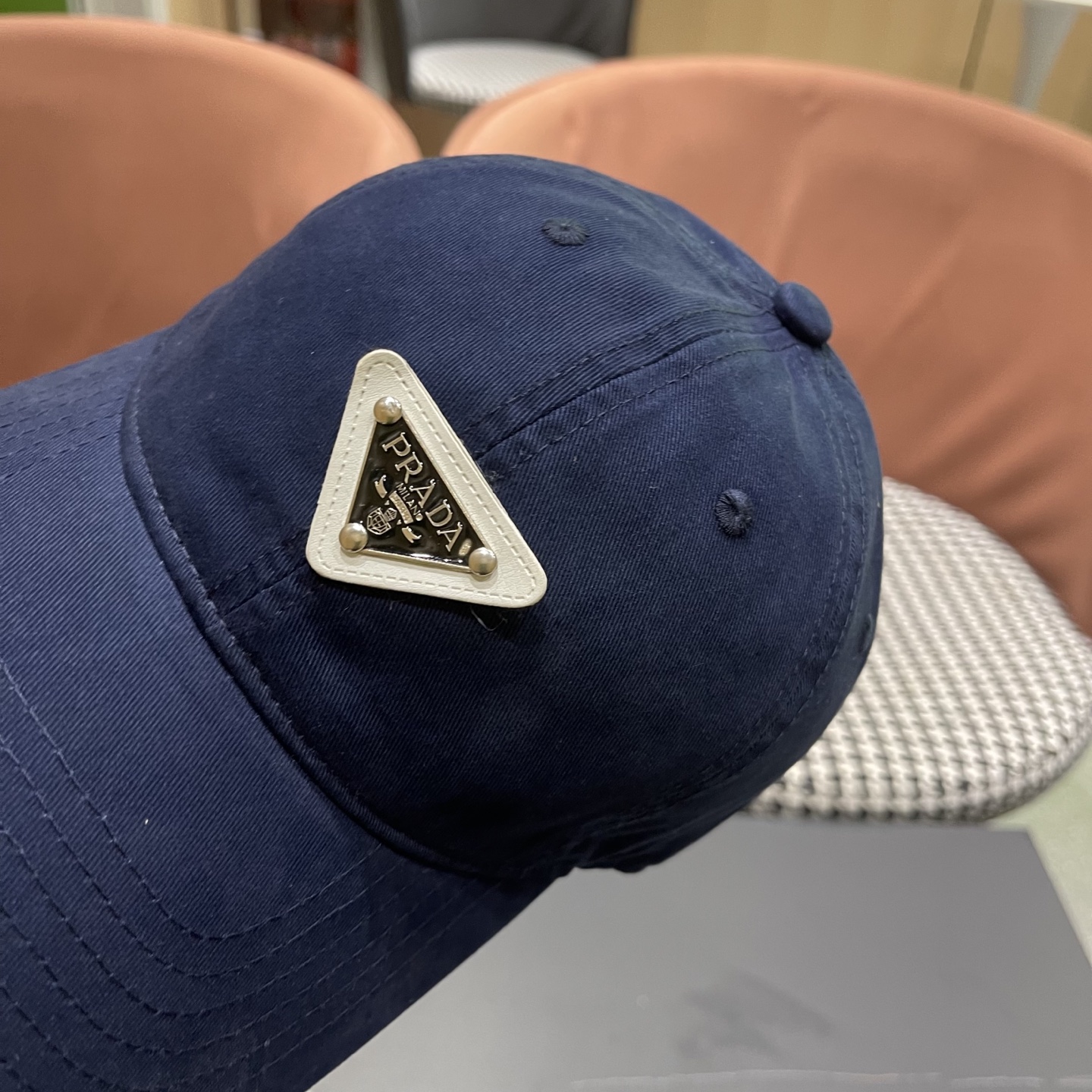  PRADA 普拉达 2025新品棒球帽 时尚潮流，高端做工！非一般的品质，细节看实拍哦