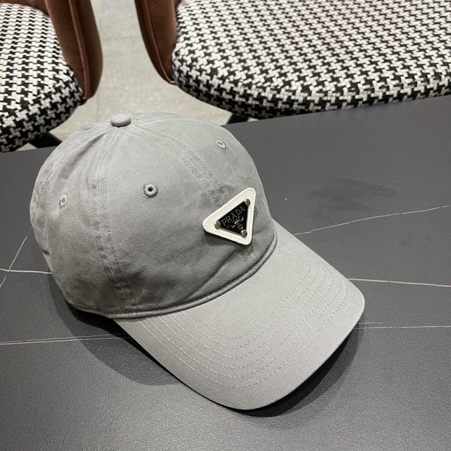  PRADA 普拉达 2025新品棒球帽 时尚潮流，高端做工！非一般的品质，细节看实拍哦