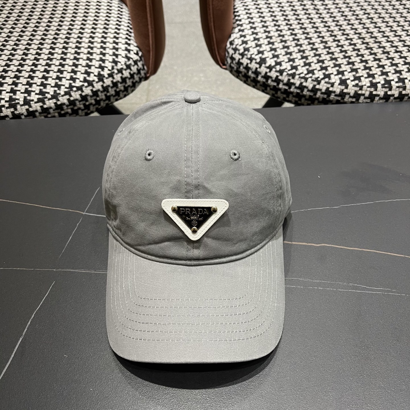  PRADA 普拉达 2025新品棒球帽 时尚潮流，高端做工！非一般的品质，细节看实拍哦