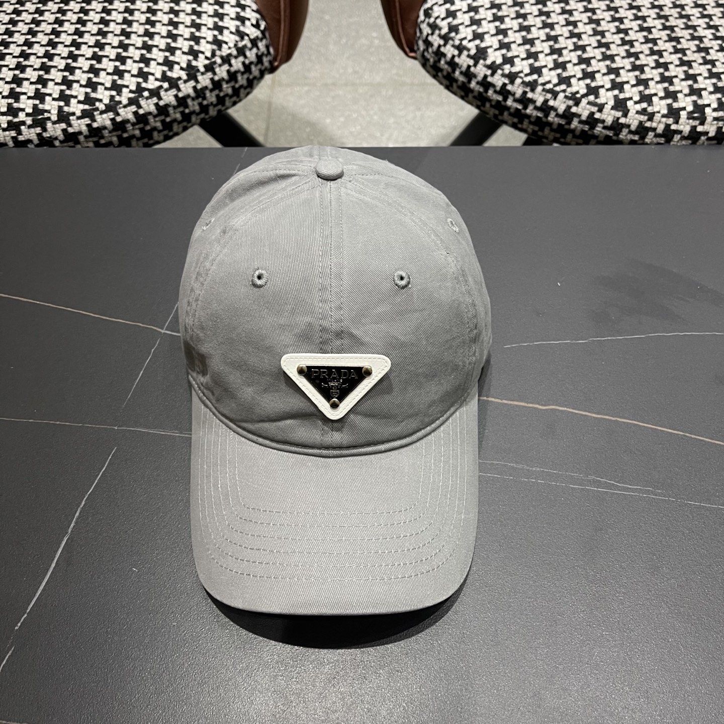  PRADA 普拉达 2025新品棒球帽 时尚潮流，高端做工！非一般的品质，细节看实拍哦