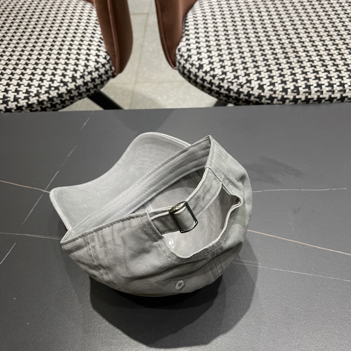  PRADA 普拉达 2025新品棒球帽 时尚潮流，高端做工！非一般的品质，细节看实拍哦