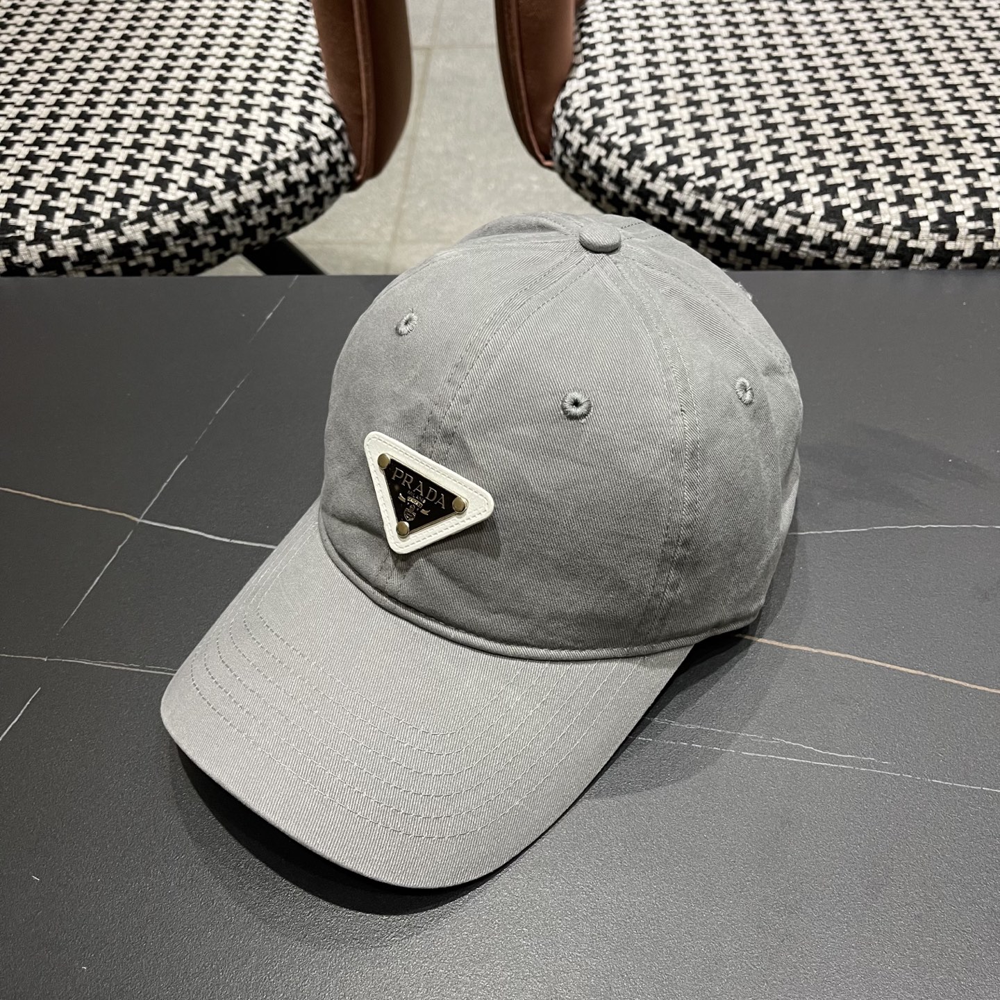  PRADA 普拉达 2025新品棒球帽 时尚潮流，高端做工！非一般的品质，细节看实拍哦