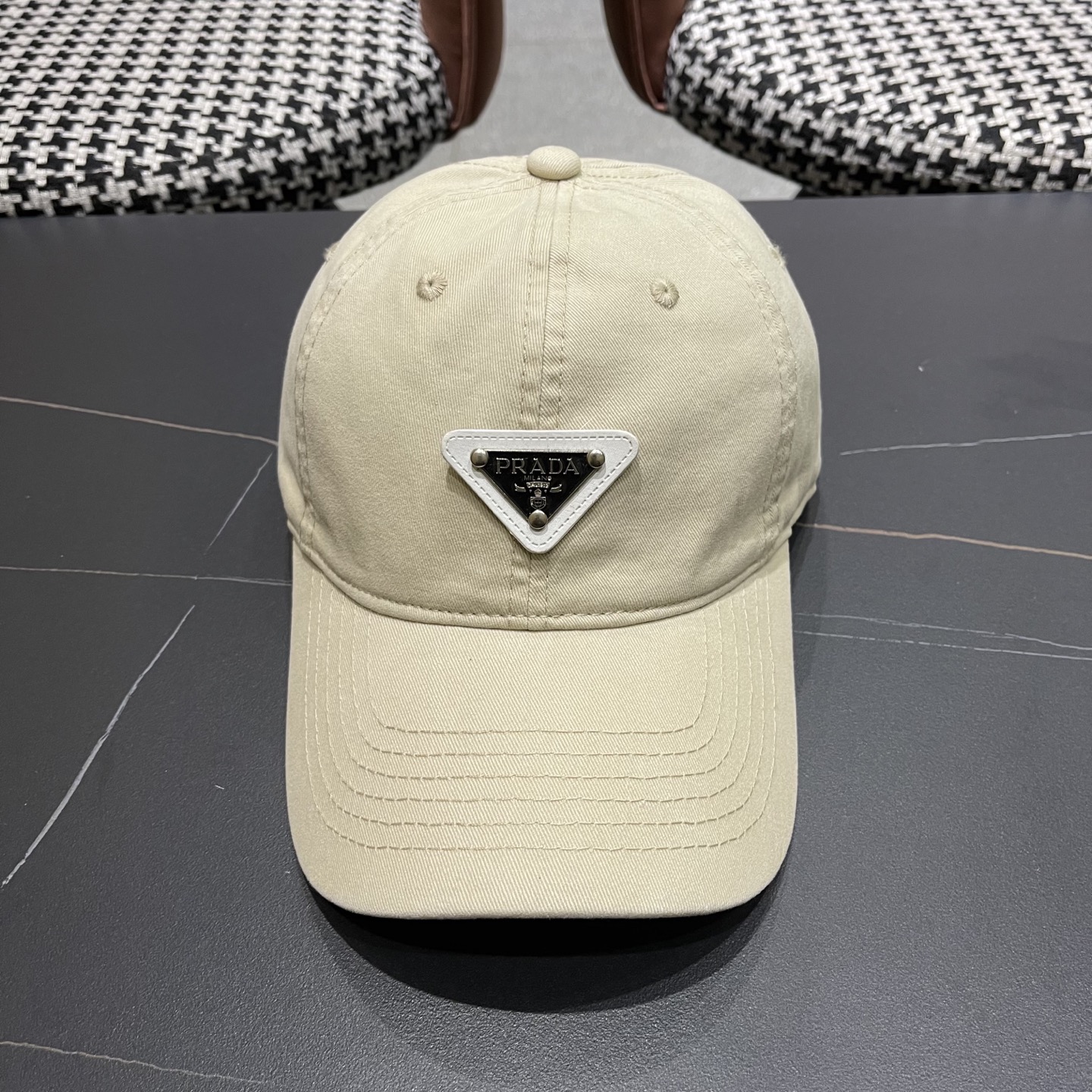  PRADA 普拉达 2025新品棒球帽 时尚潮流，高端做工！非一般的品质，细节看实拍哦