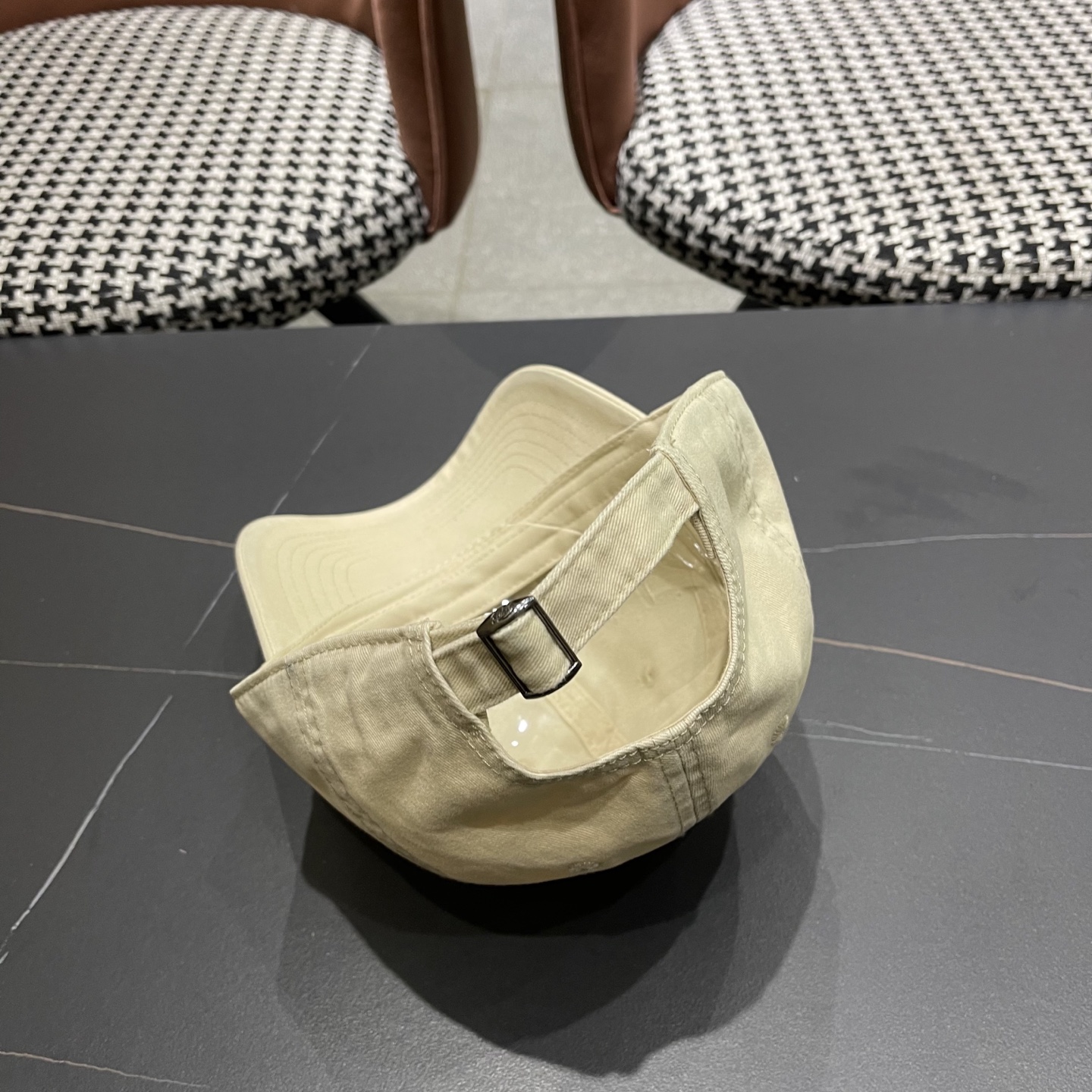  PRADA 普拉达 2025新品棒球帽 时尚潮流，高端做工！非一般的品质，细节看实拍哦