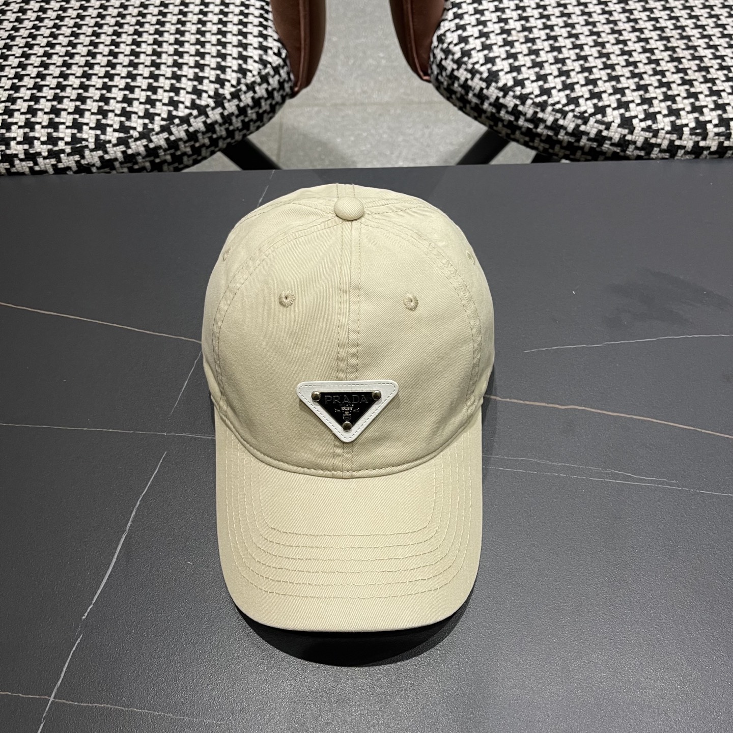  PRADA 普拉达 2025新品棒球帽 时尚潮流，高端做工！非一般的品质，细节看实拍哦