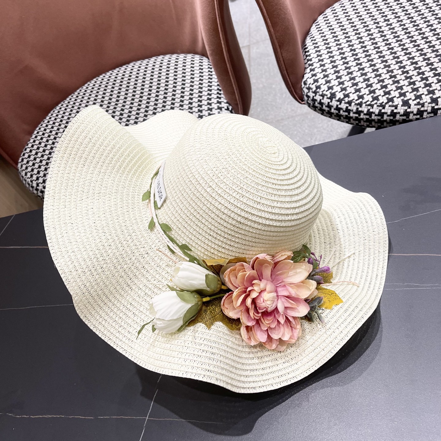  Dior迪奥新款圆顶海边度假帽子女遮阳花朵沙滩帽子旅游夏
韩版小清新大帽檐