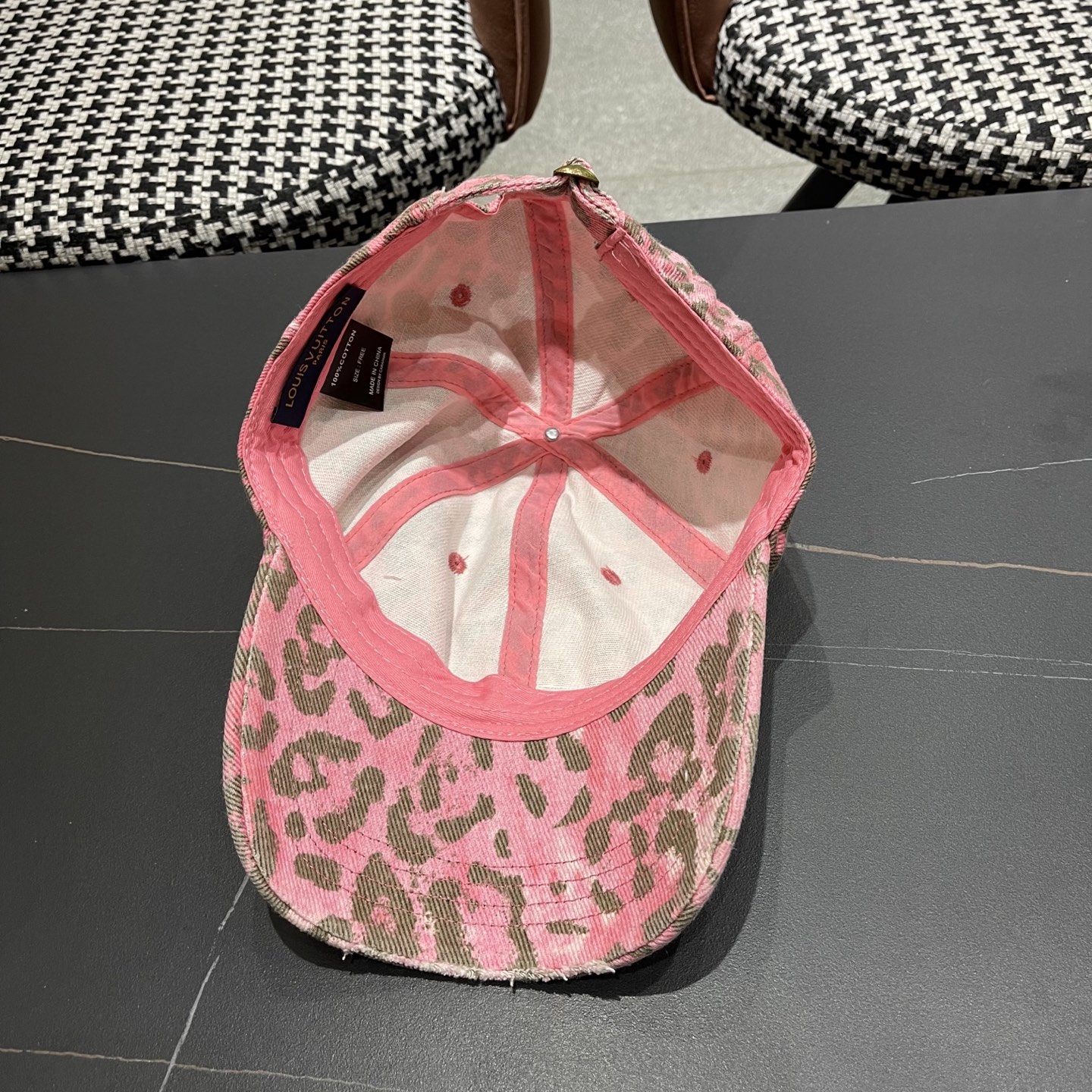 棒球帽， 渔夫帽 Lv路易威登 新款豹纹棒球帽 女韩版百搭日系复
古盆帽潮渔夫帽女