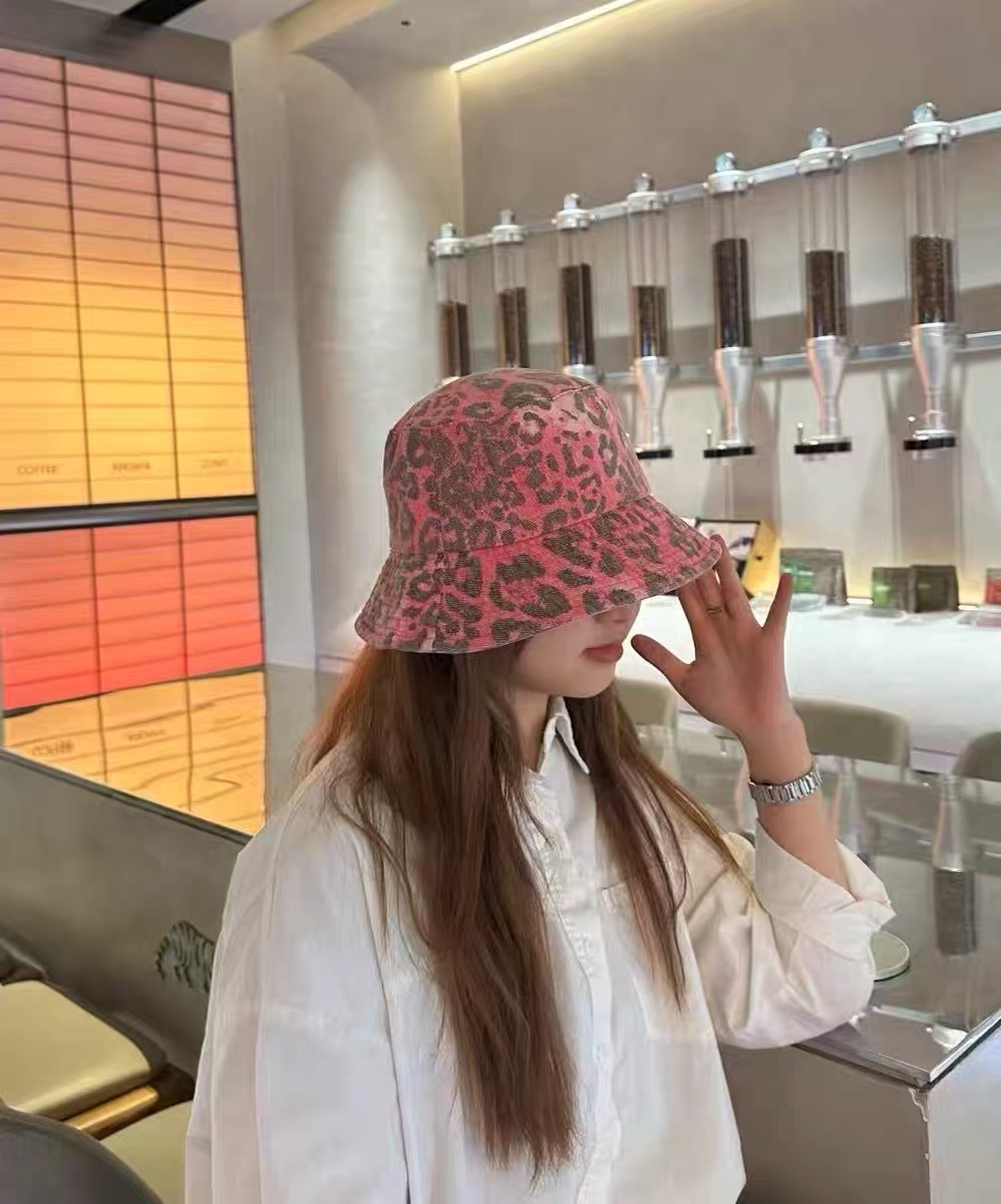 棒球帽， 渔夫帽 Lv路易威登 新款豹纹棒球帽 女韩版百搭日系复
古盆帽潮渔夫帽女