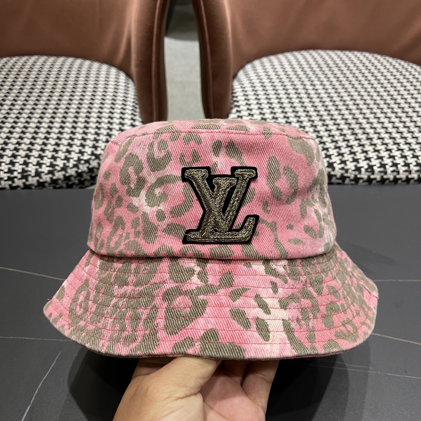 棒球帽， 渔夫帽 Lv路易威登 新款豹纹棒球帽 女韩版百搭日系复
古盆帽潮渔夫帽女