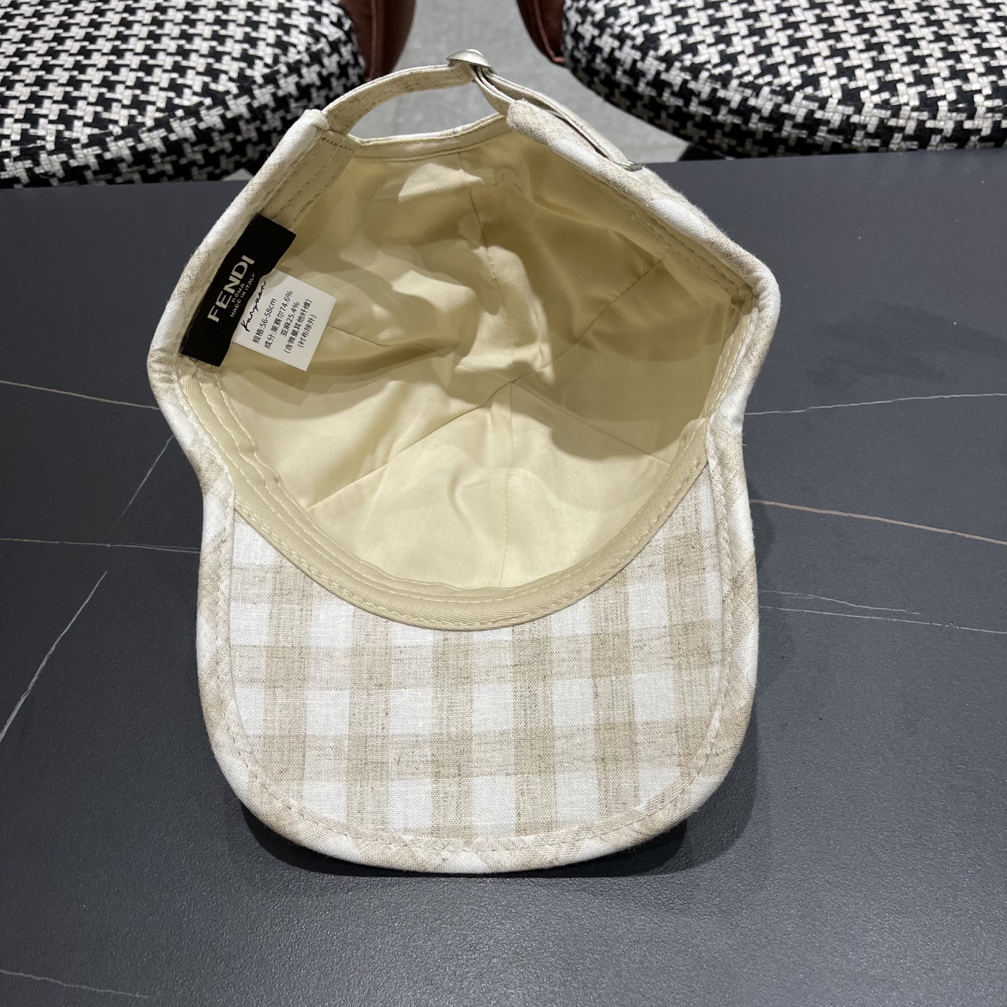 Fendi（芬迪）2025帽子女春夏百搭波点鸭舌帽潮流格子条纹棒球帽