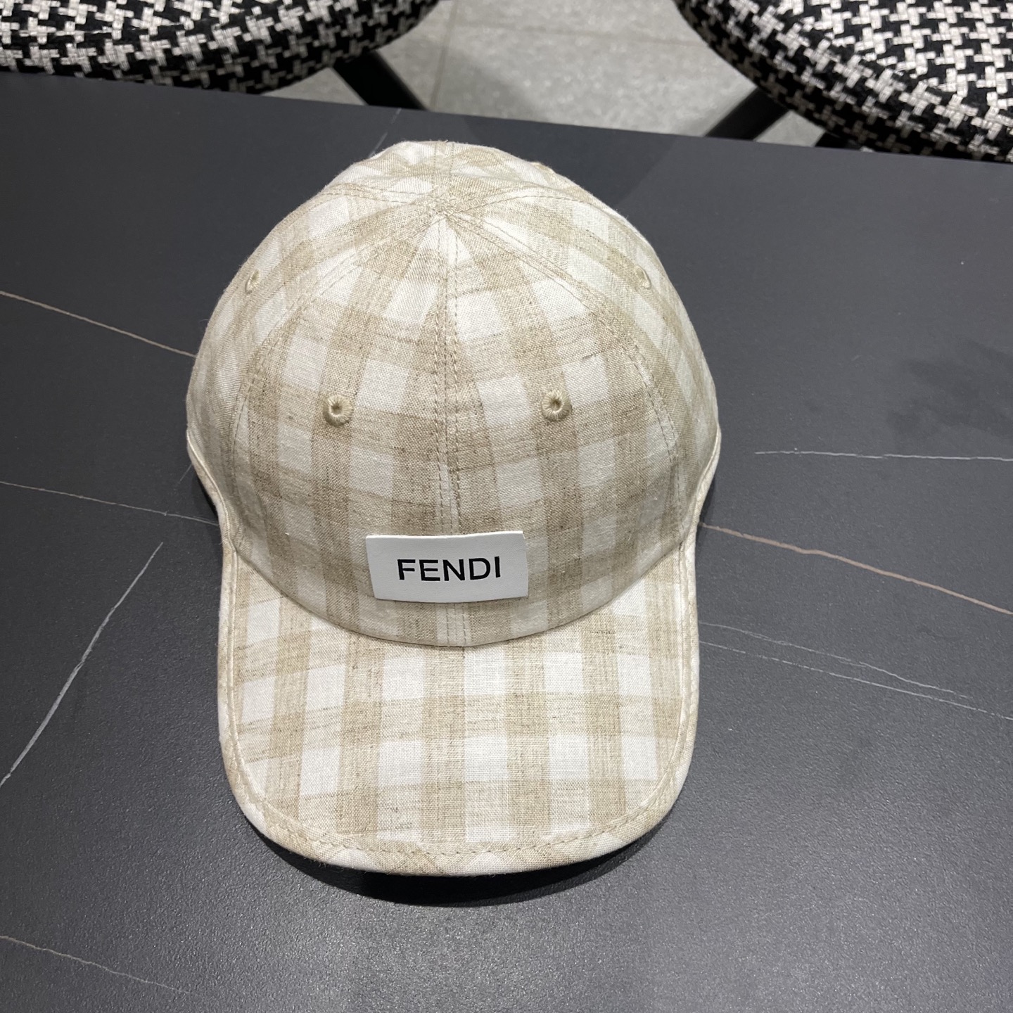 Fendi（芬迪）2025帽子女春夏百搭波点鸭舌帽潮流格子条纹棒球帽