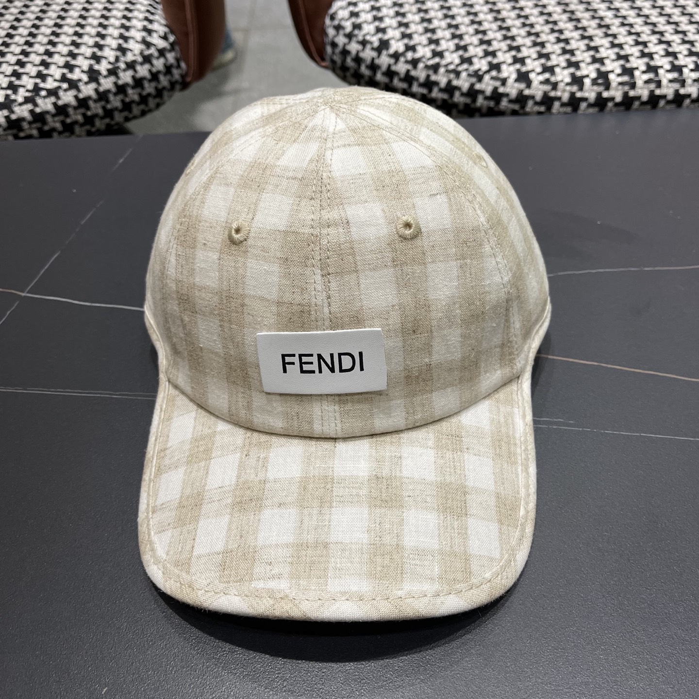 Fendi（芬迪）2025帽子女春夏百搭波点鸭舌帽潮流格子条纹棒球帽