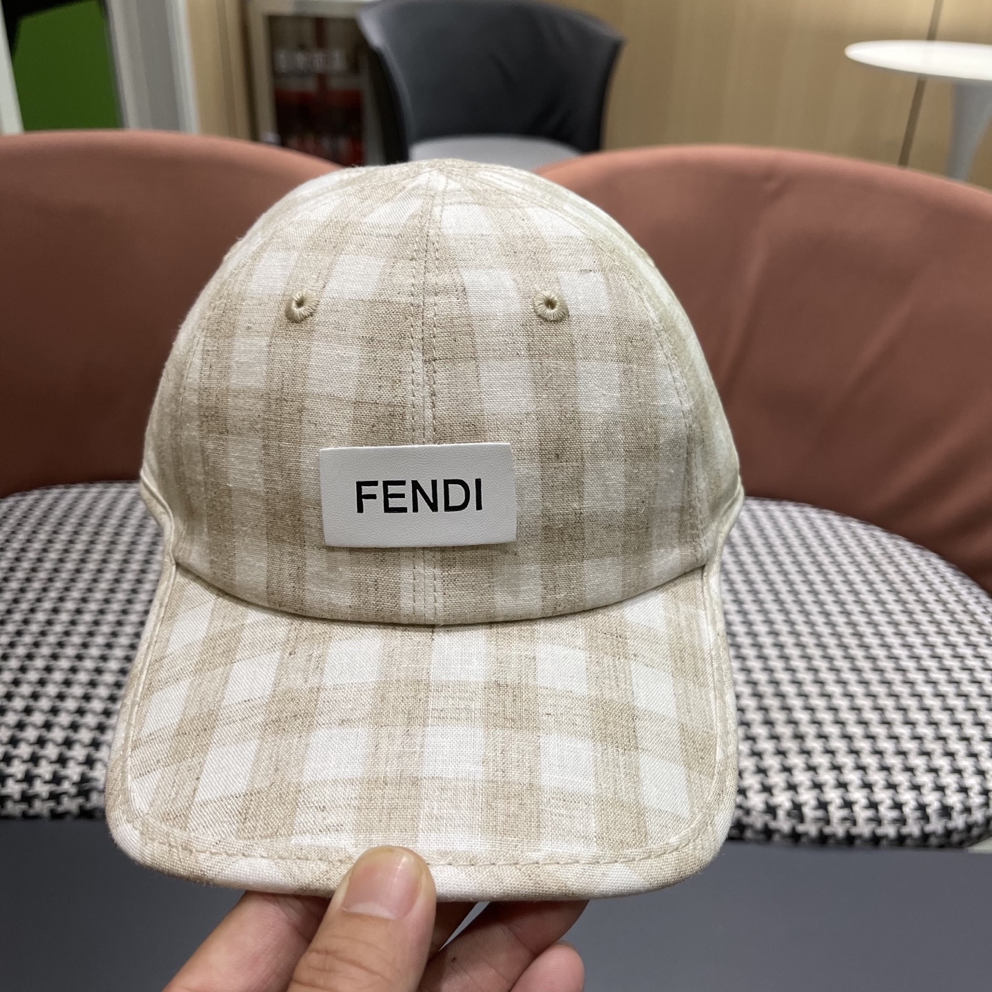 Fendi（芬迪）2025帽子女春夏百搭波点鸭舌帽潮流格子条纹棒球帽