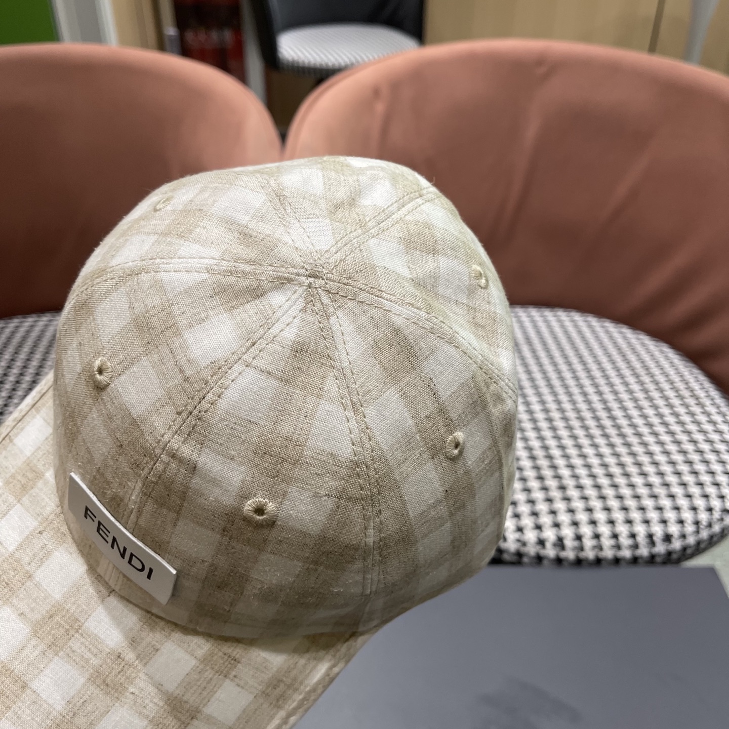 Fendi（芬迪）2025帽子女春夏百搭波点鸭舌帽潮流格子条纹棒球帽