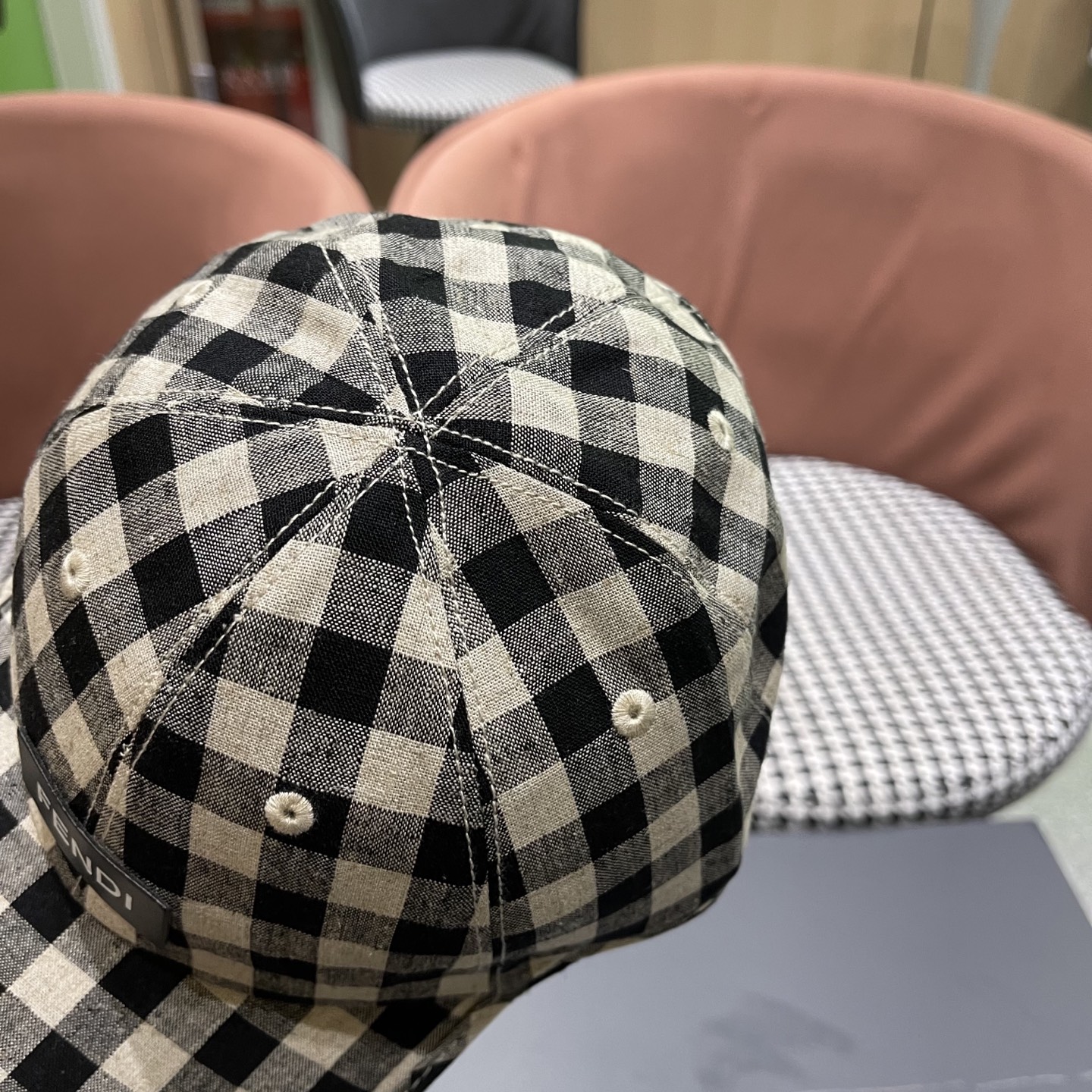 Fendi（芬迪）2025帽子女春夏百搭波点鸭舌帽潮流格子条纹棒球帽