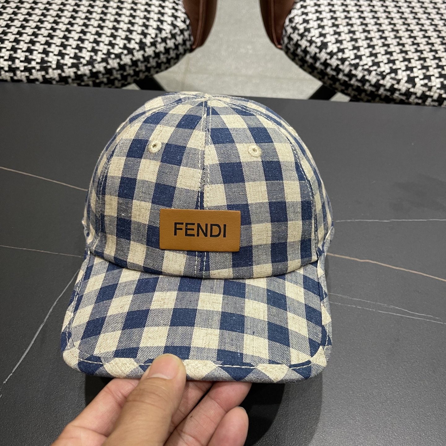Fendi（芬迪）2025帽子女春夏百搭波点鸭舌帽潮流格子条纹棒球帽