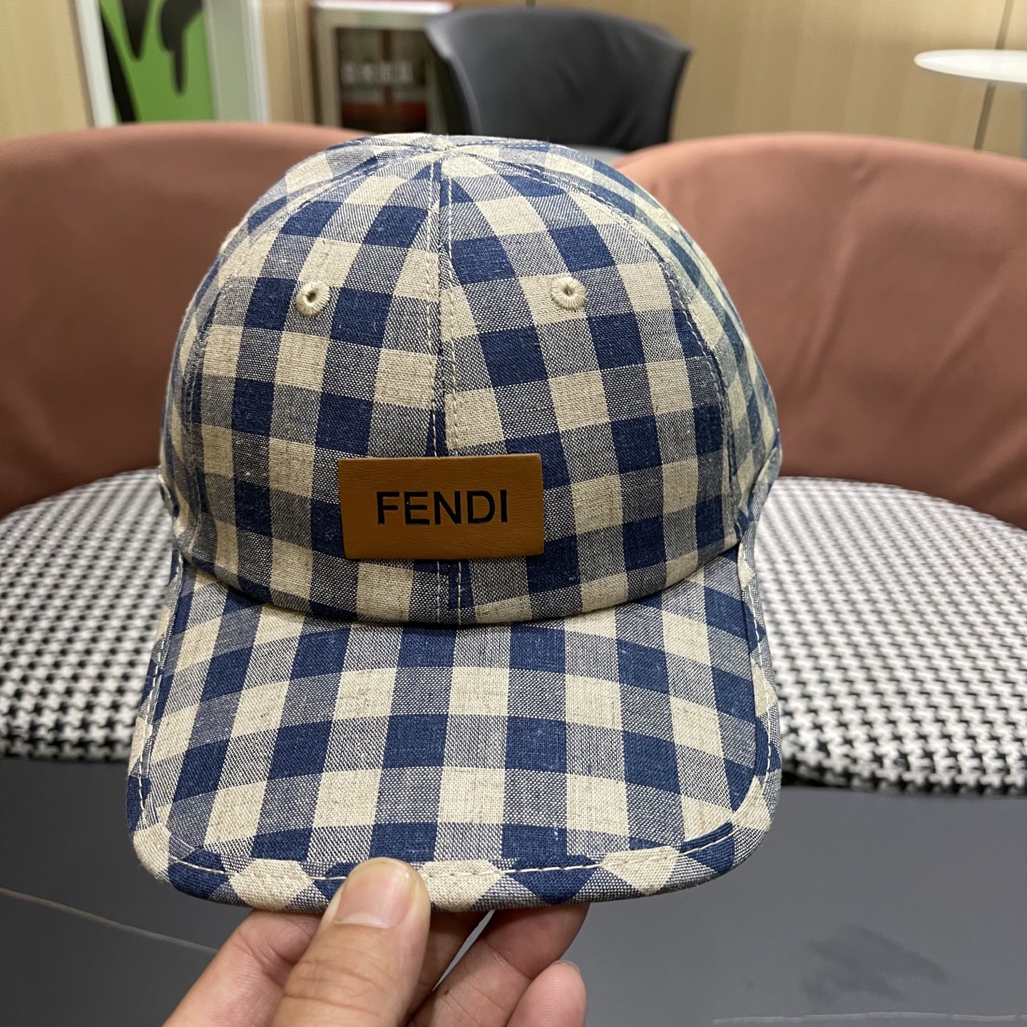 Fendi（芬迪）2025帽子女春夏百搭波点鸭舌帽潮流格子条纹棒球帽