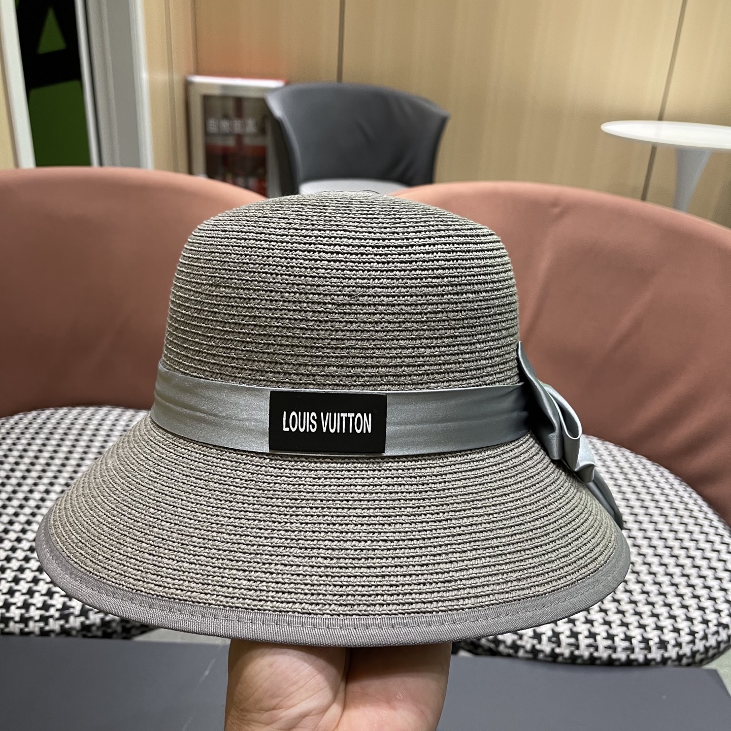  lv路易威登2025新款草帽女蝴蝶结遮阳防晒法式海边度假帽子