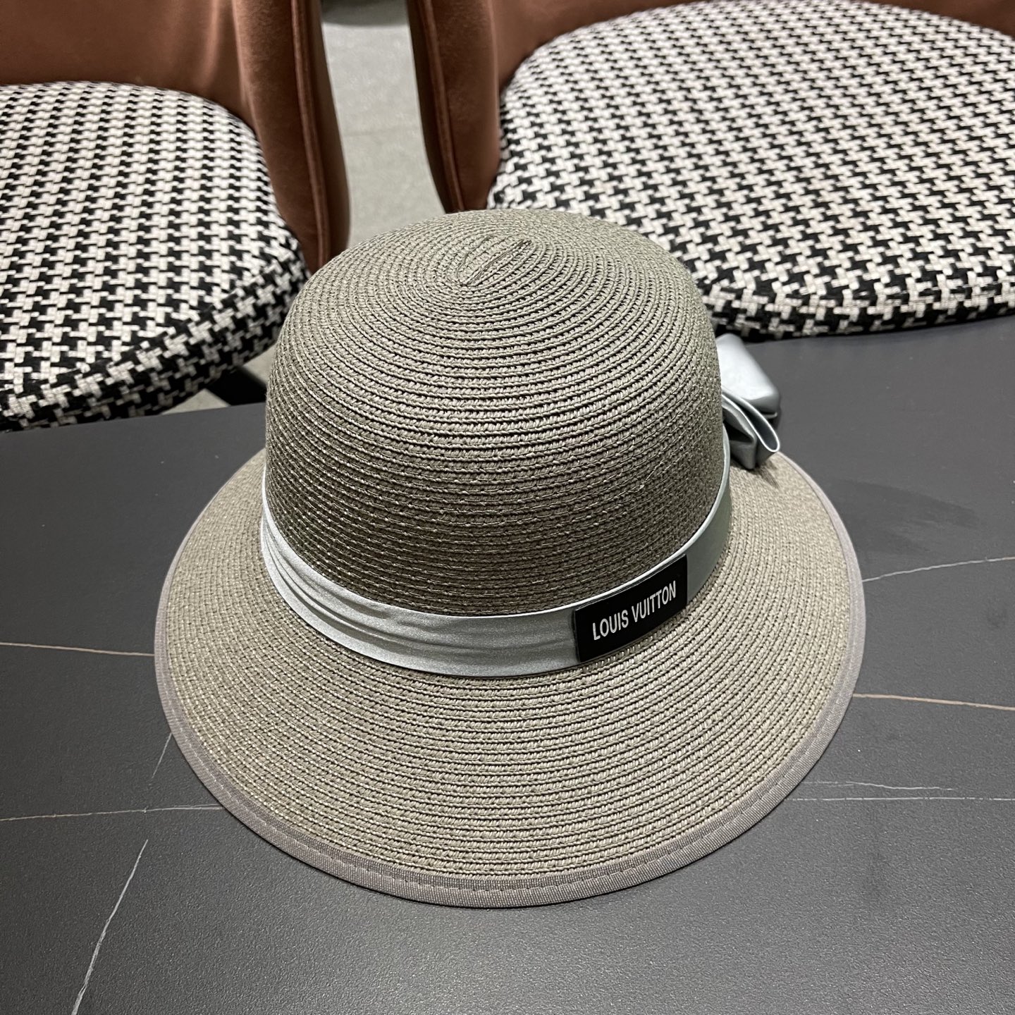  lv路易威登2025新款草帽女蝴蝶结遮阳防晒法式海边度假帽子