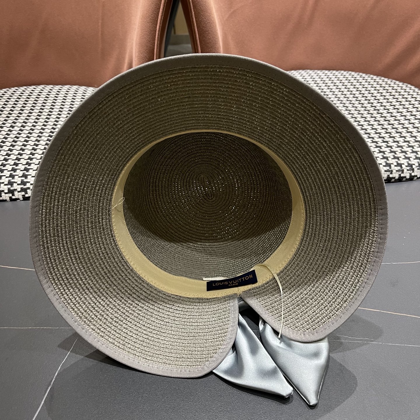  lv路易威登2025新款草帽女蝴蝶结遮阳防晒法式海边度假帽子