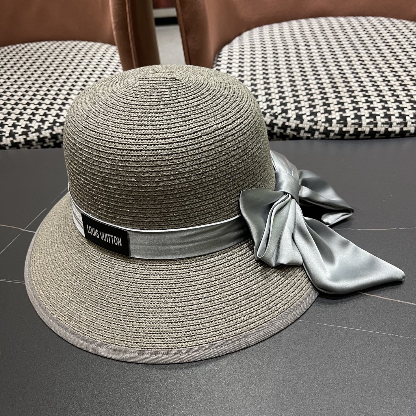  lv路易威登2025新款草帽女蝴蝶结遮阳防晒法式海边度假帽子