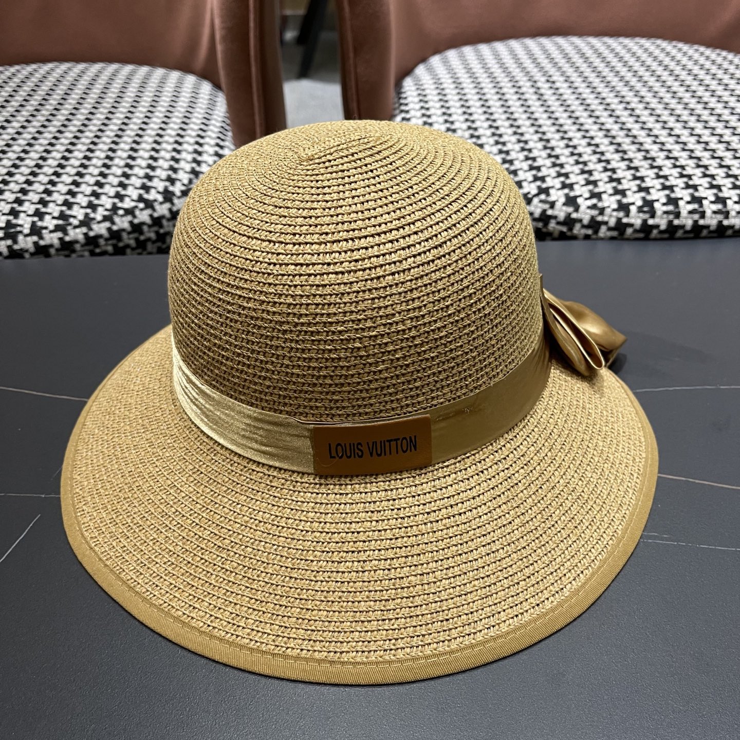  lv路易威登2025新款草帽女蝴蝶结遮阳防晒法式海边度假帽子